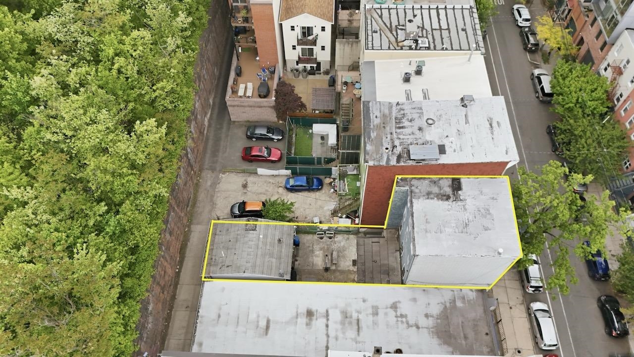 318 5TH ST - Photo 2