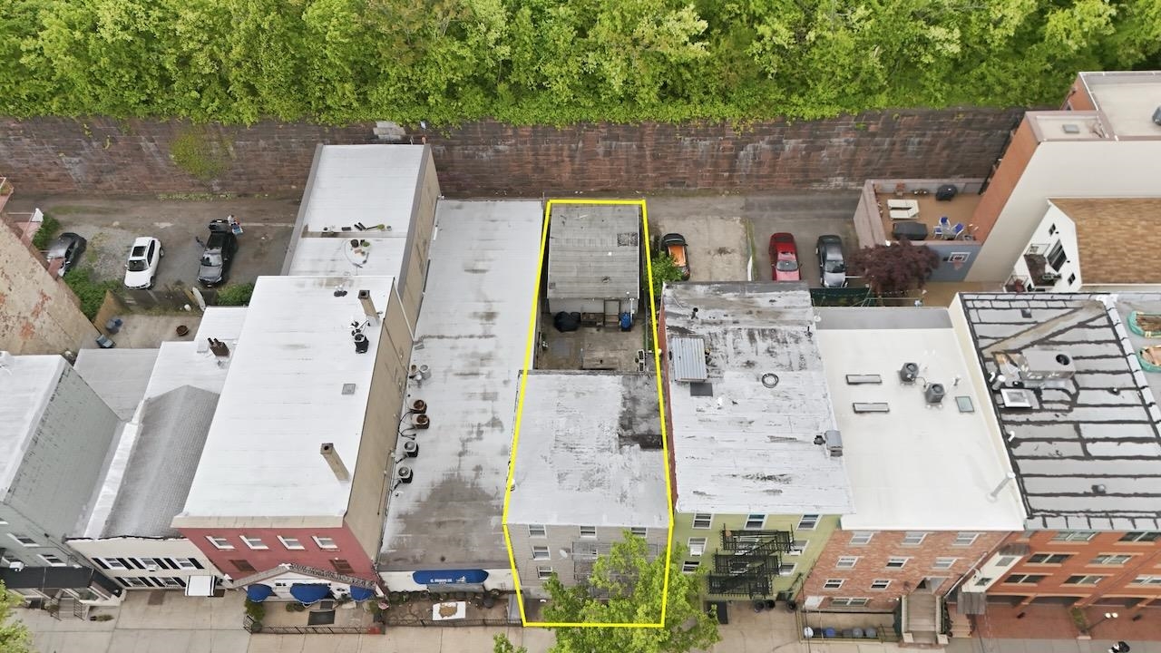 318 5TH ST - Photo 3