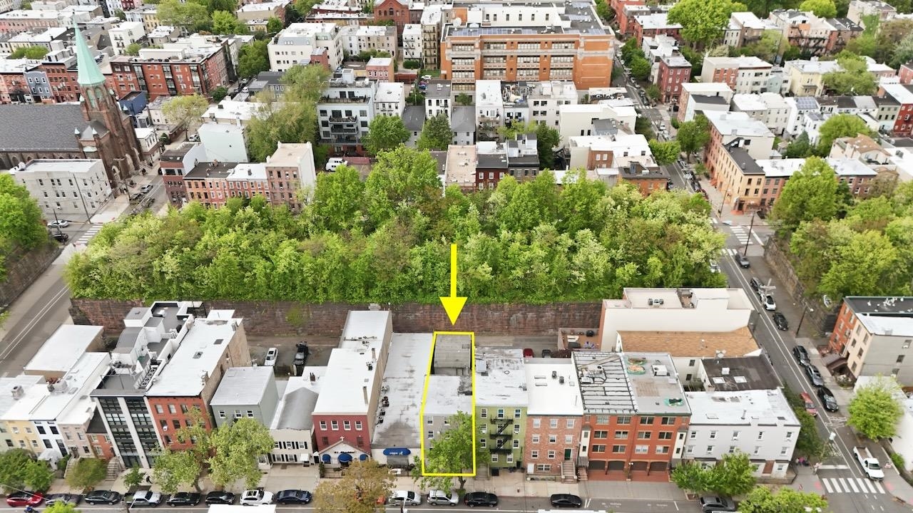 318 5TH ST - Photo 4