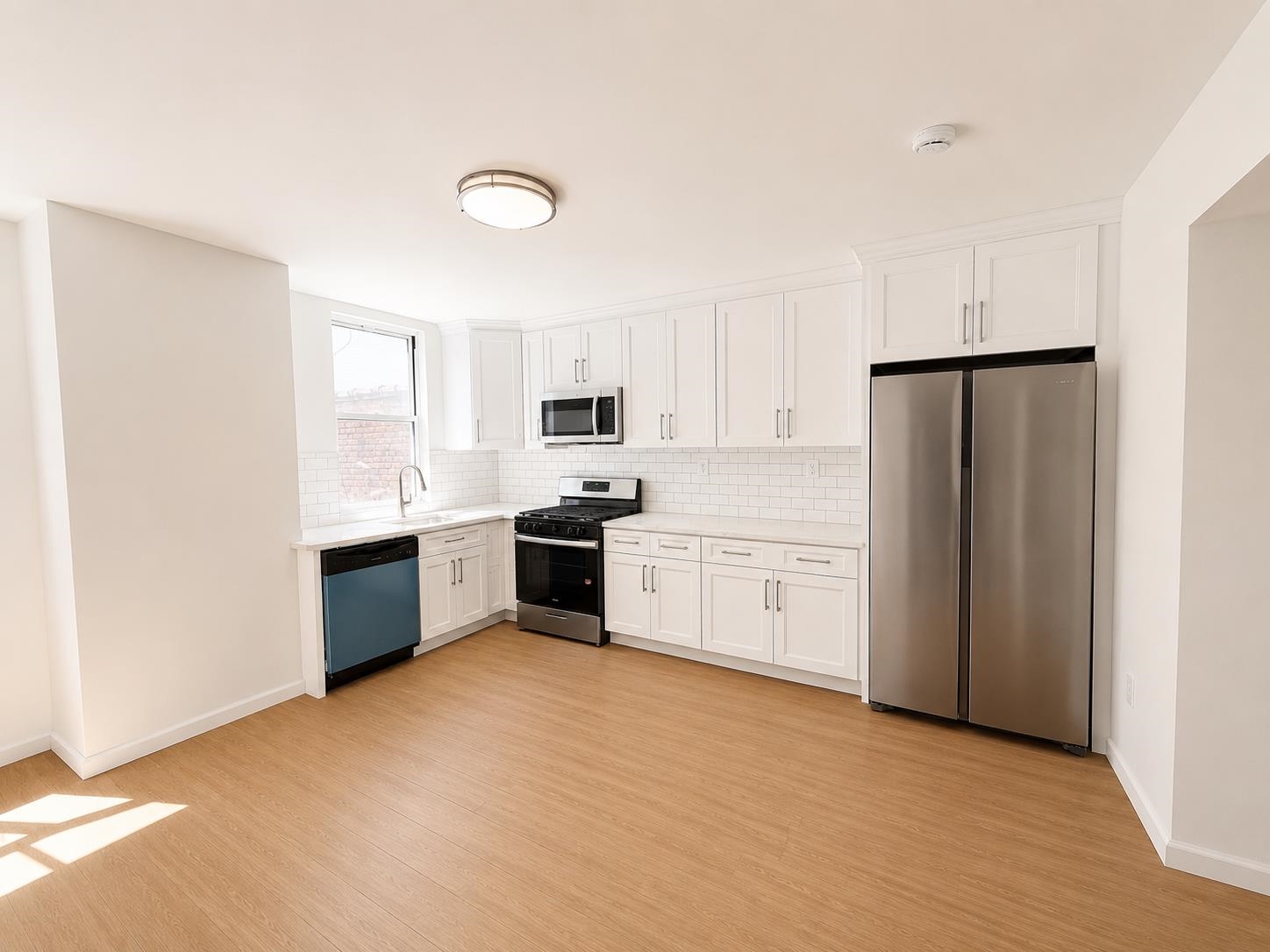 521 MERCER ST - Photo 2