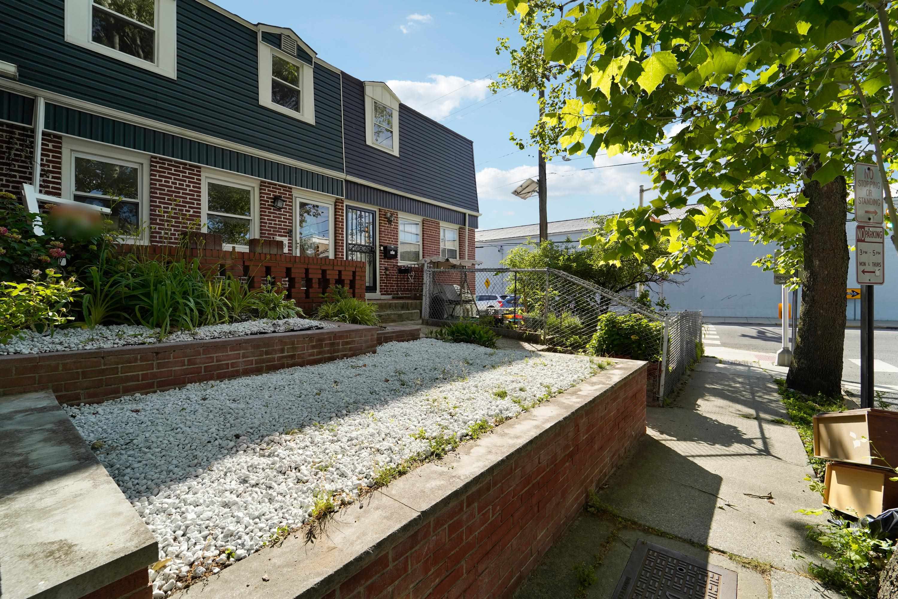 339 STEVENS AVE - Photo 4