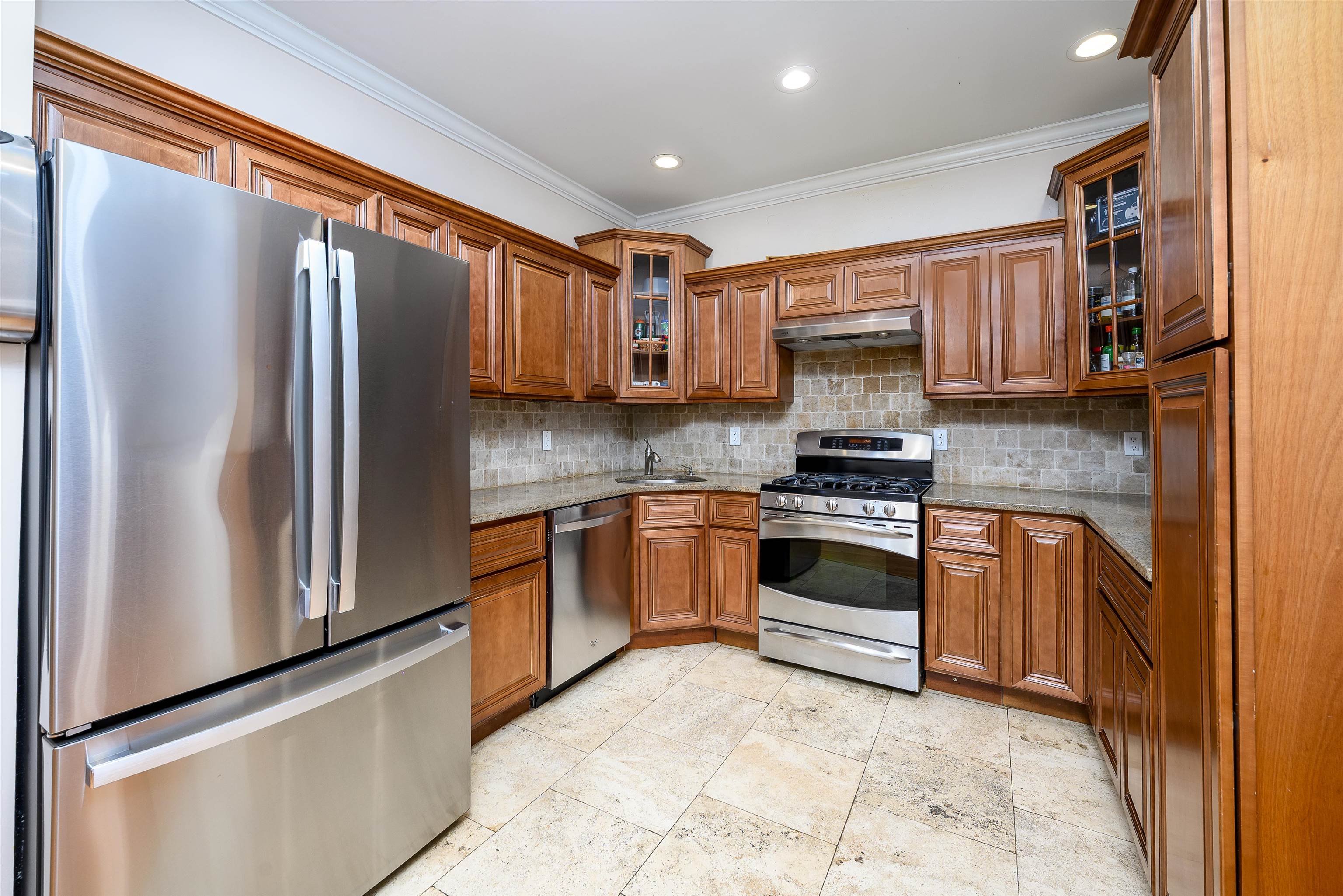 413 MADISON ST - Photo 2