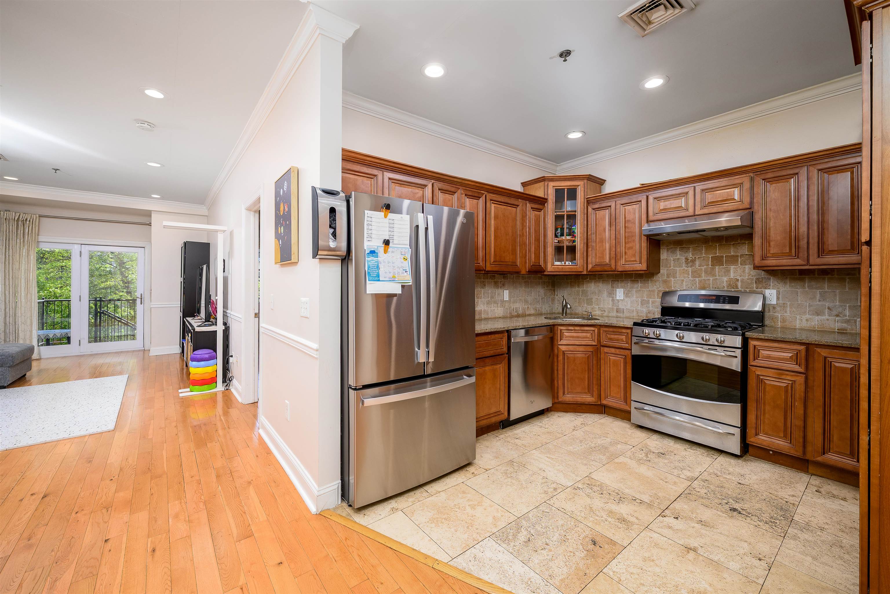 413 MADISON ST - Photo 4