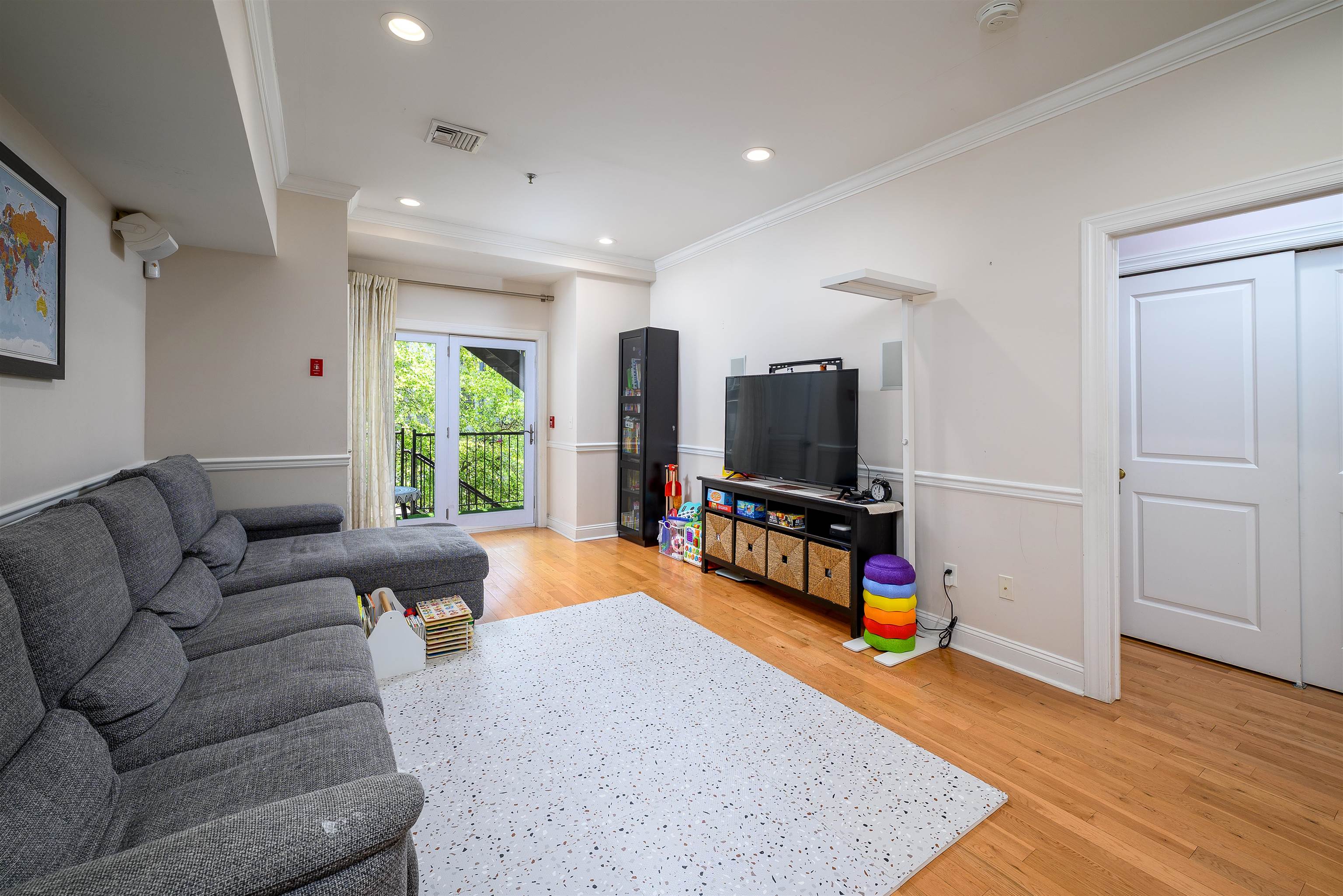 413 MADISON ST - Photo 5