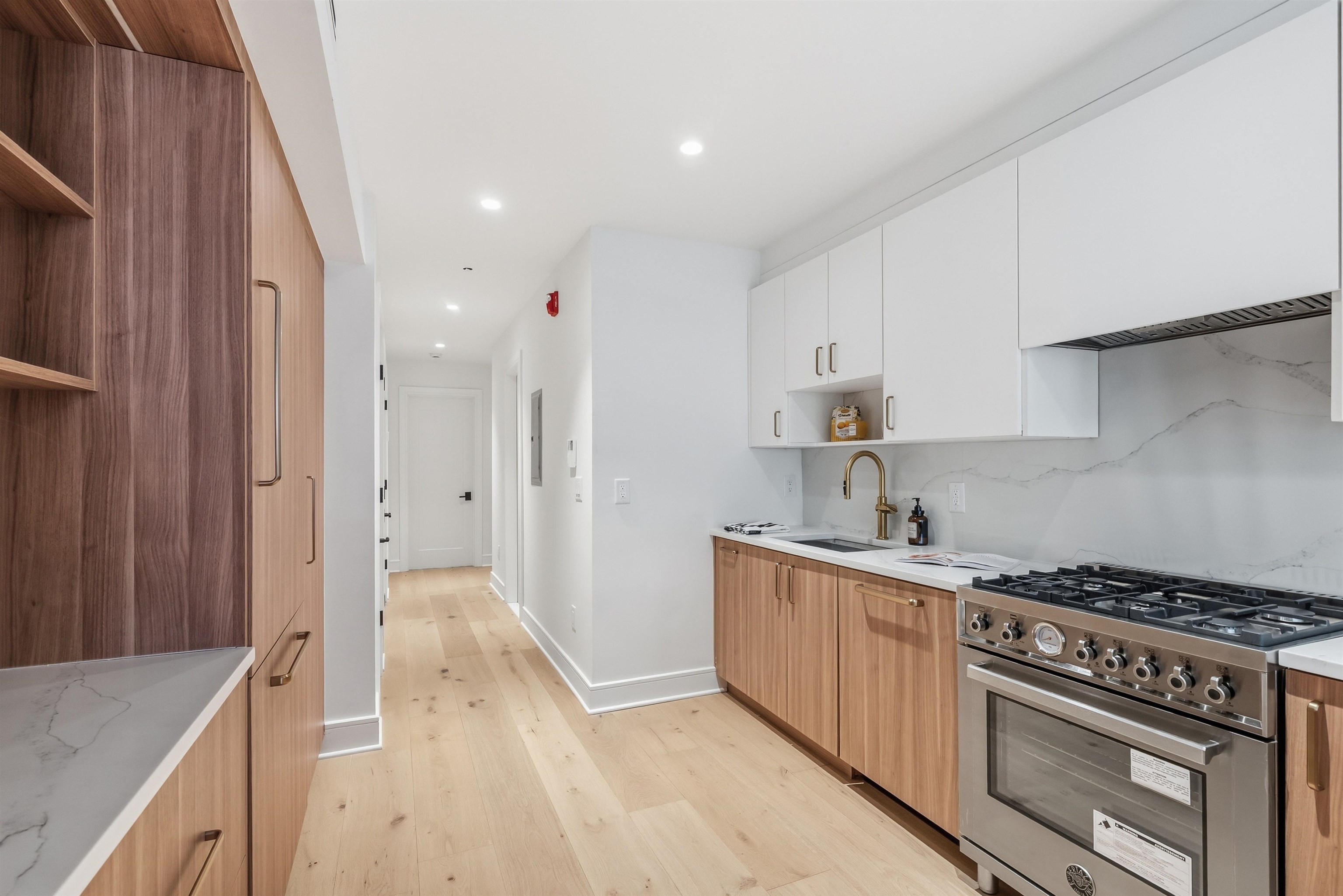 225 MONTGOMERY ST - Photo 5