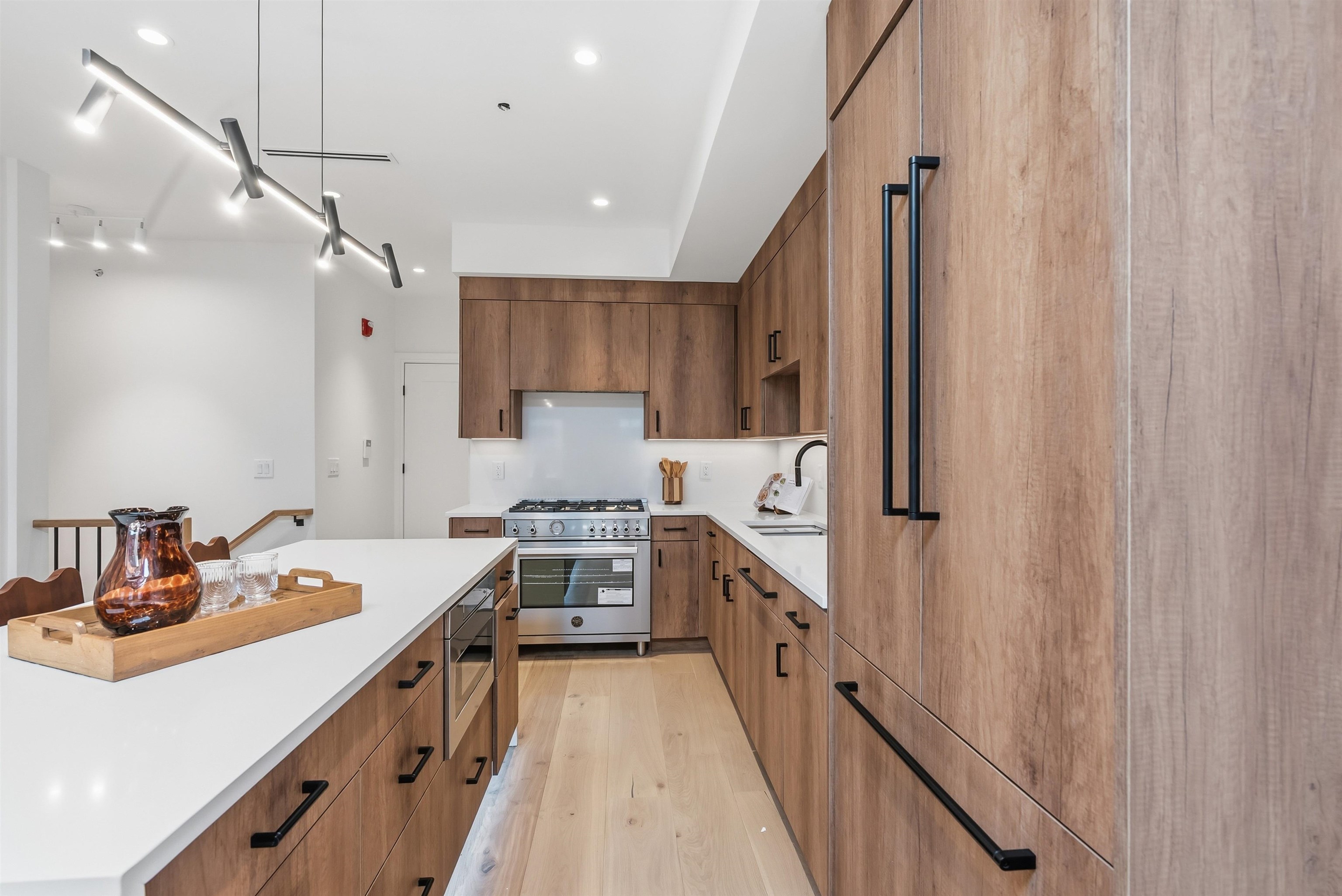 225 MONTGOMERY ST - Photo 5