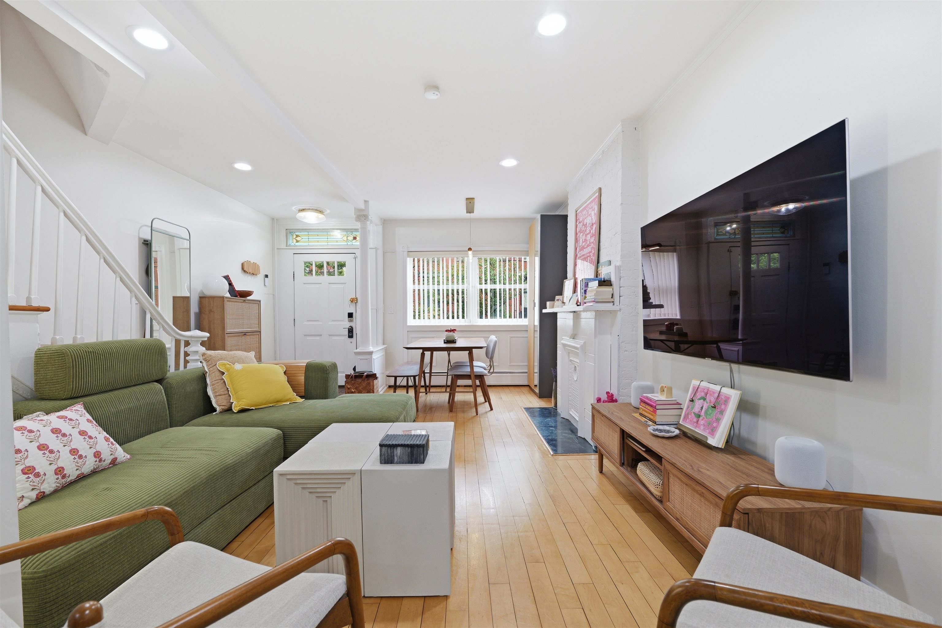 260 5TH ST - Photo 1