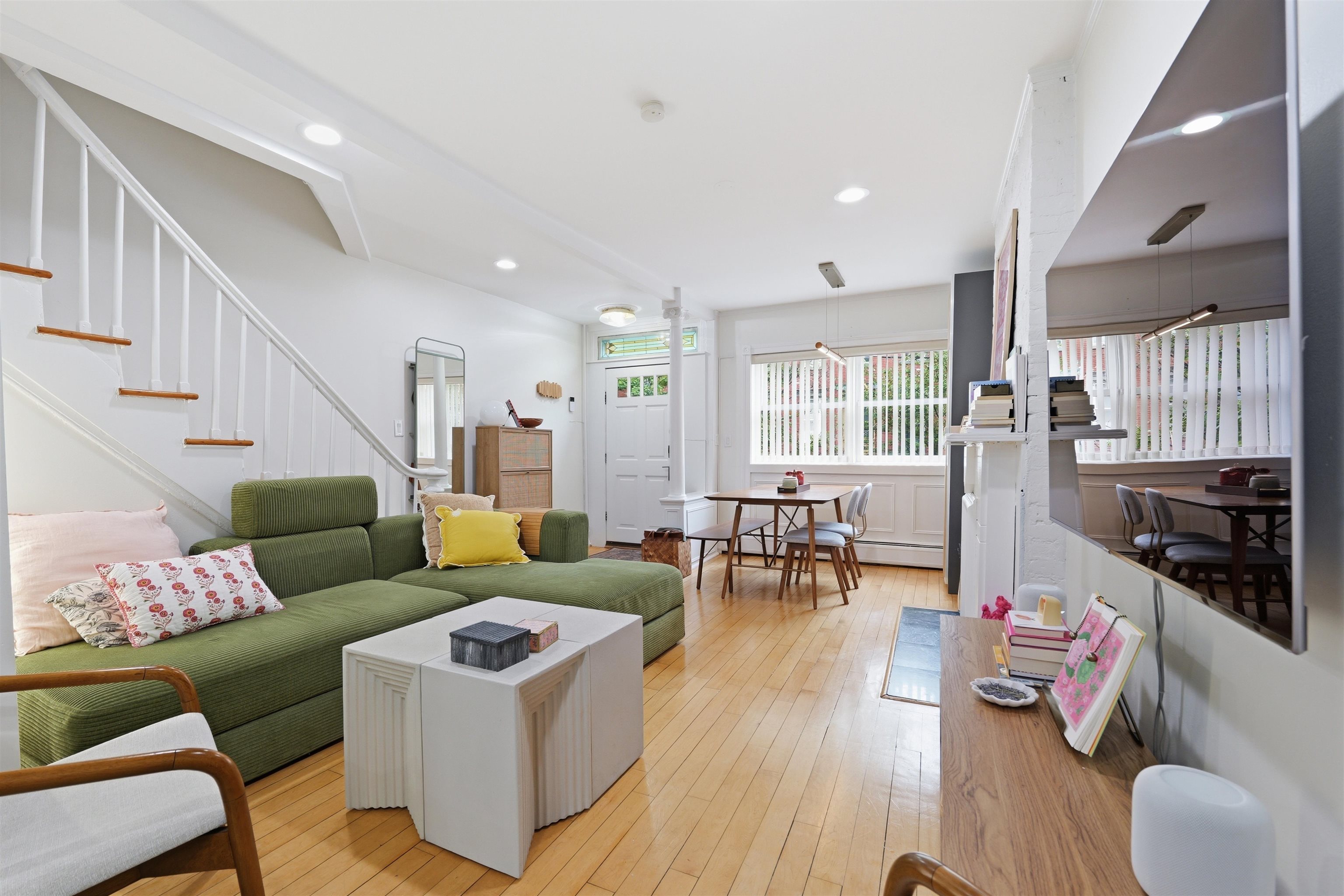 260 5TH ST - Photo 2