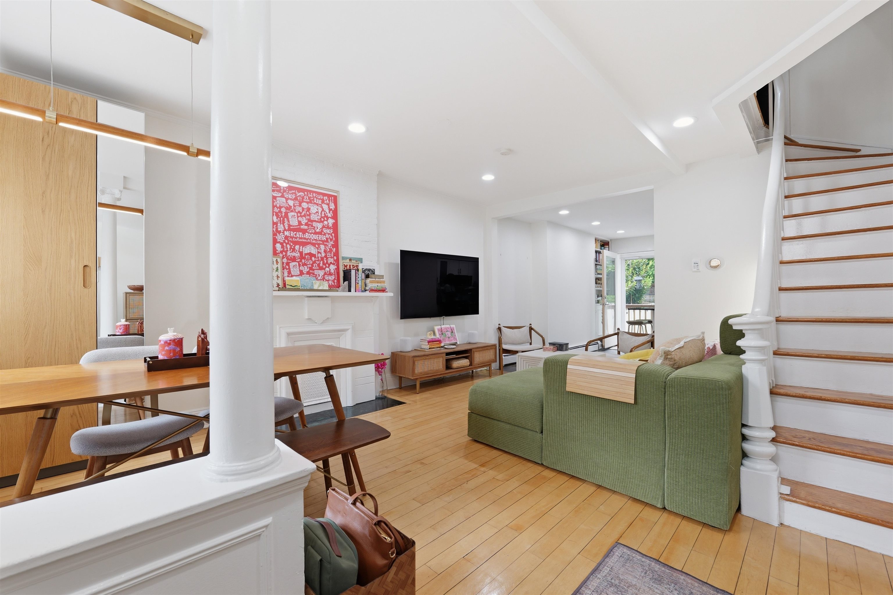 260 5TH ST - Photo 3