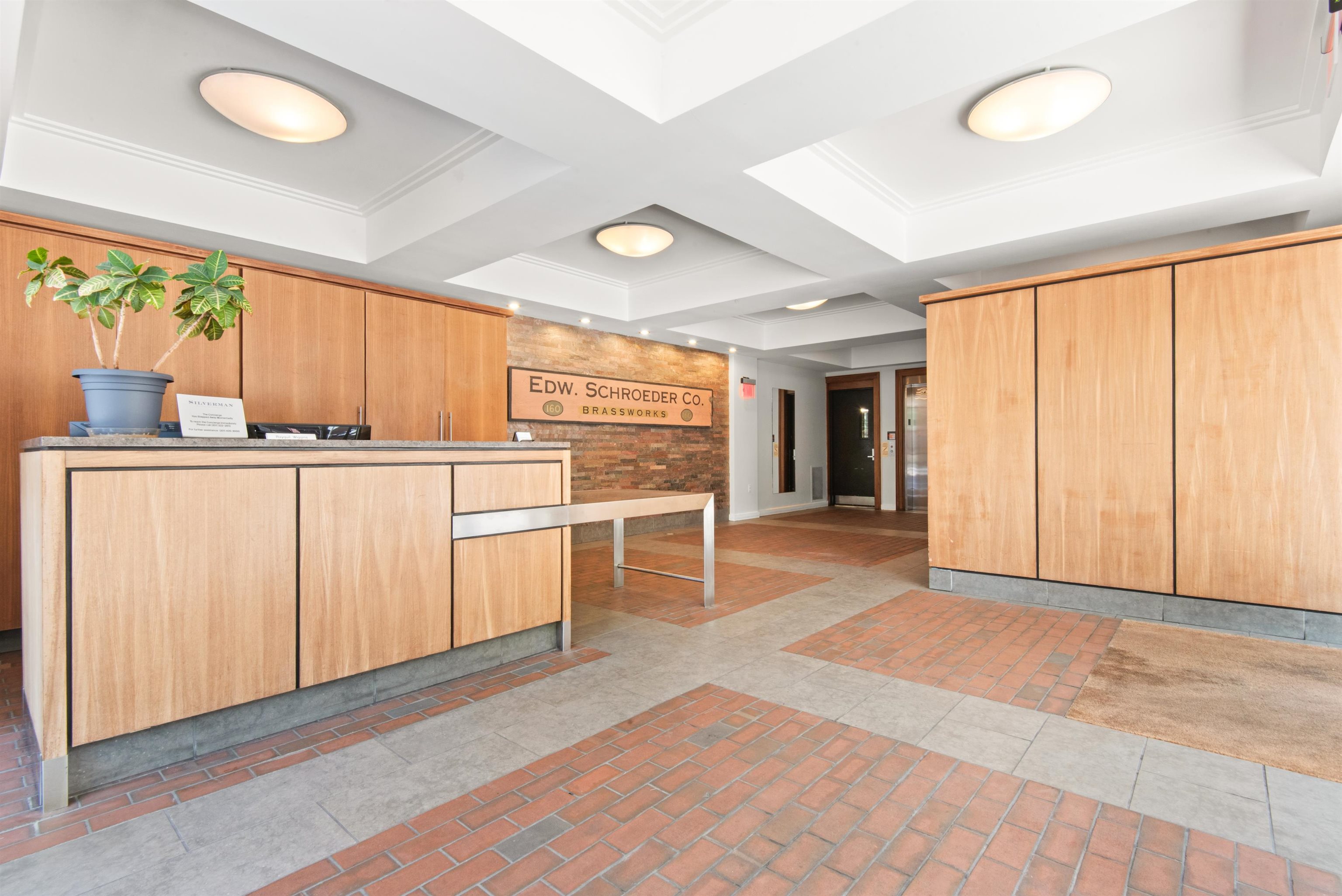 234 10TH ST - Photo 3