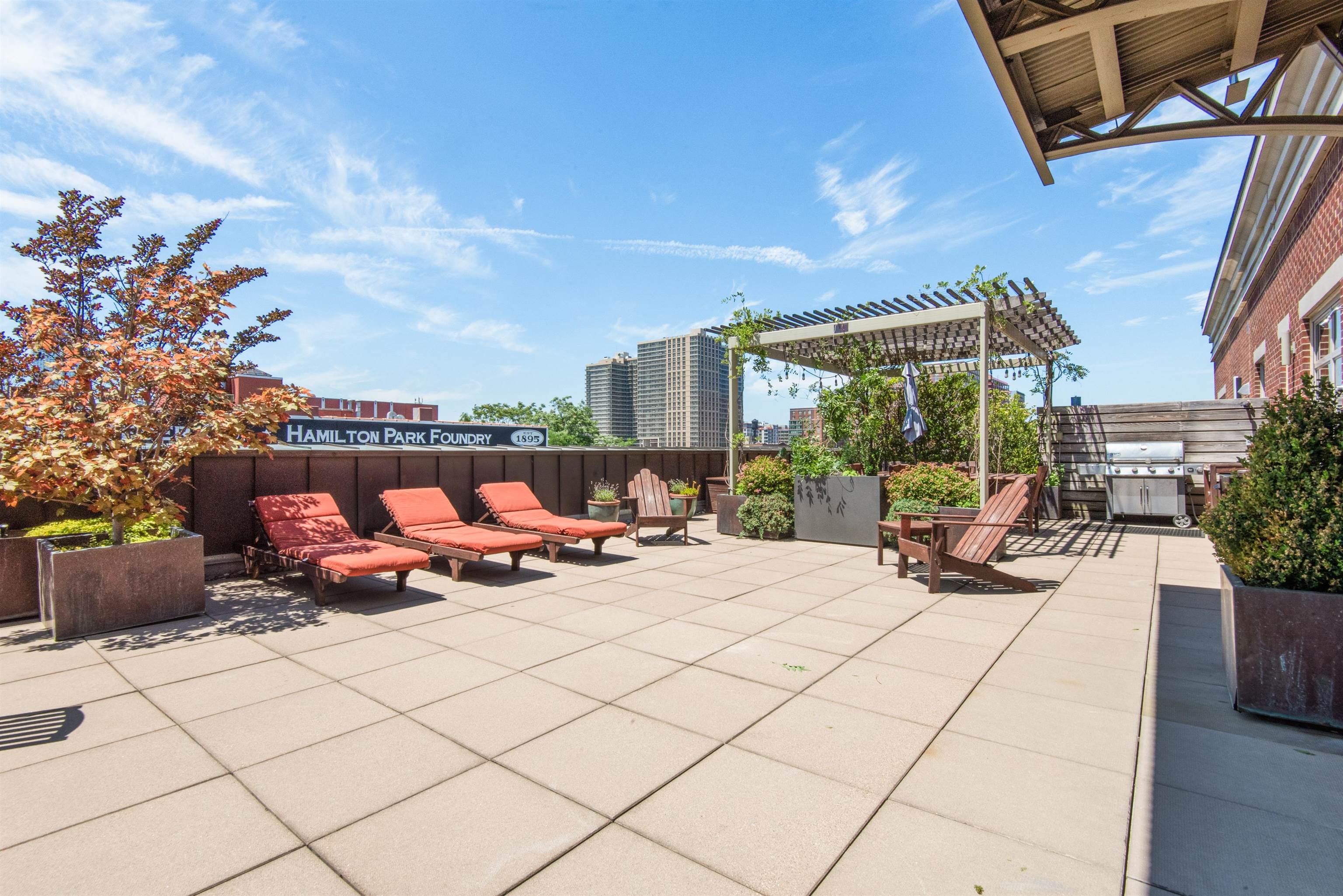 234 10TH ST - Photo 4