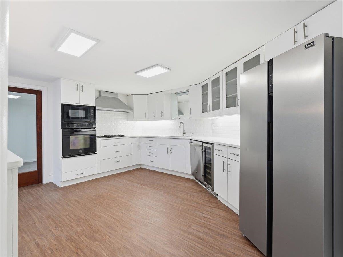 299 PAVONIA AVE - Photo 8