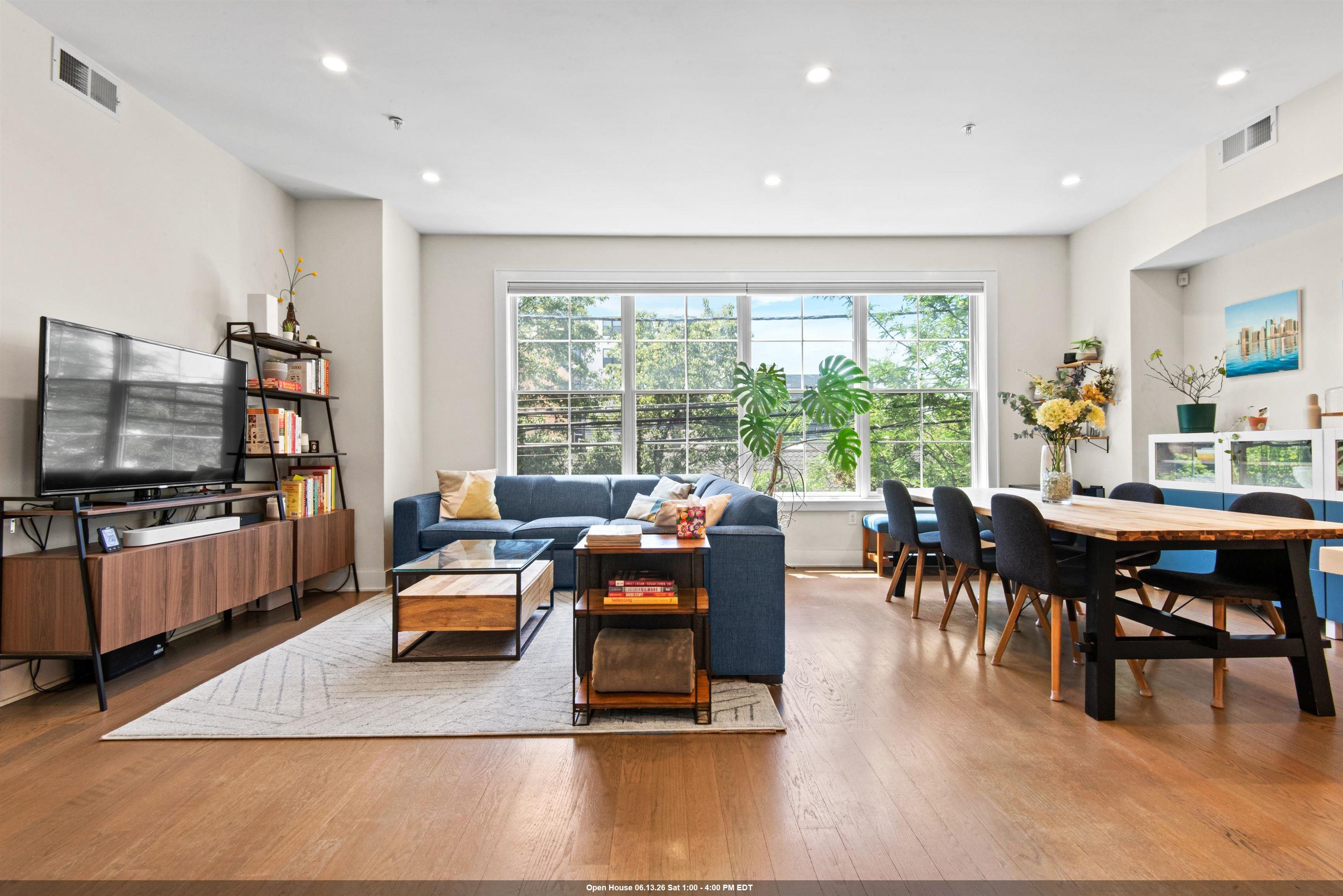 374 7TH ST - Photo 1