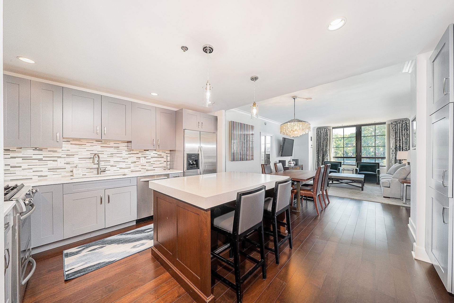1025 MAXWELL LANE - Photo 1