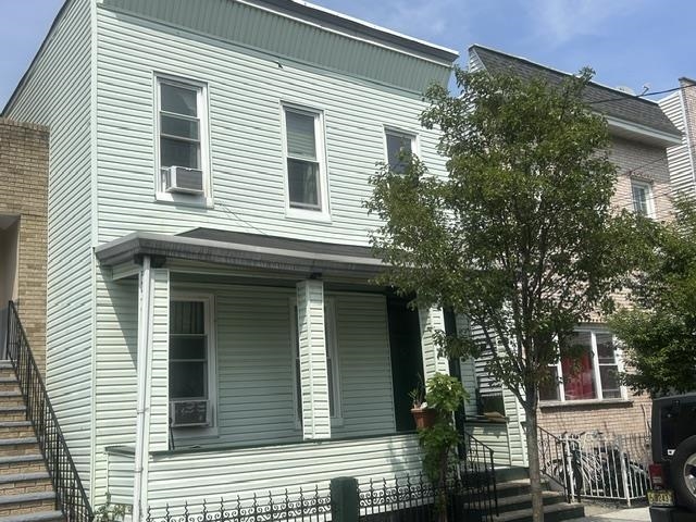 522 42ND ST - Photo 1