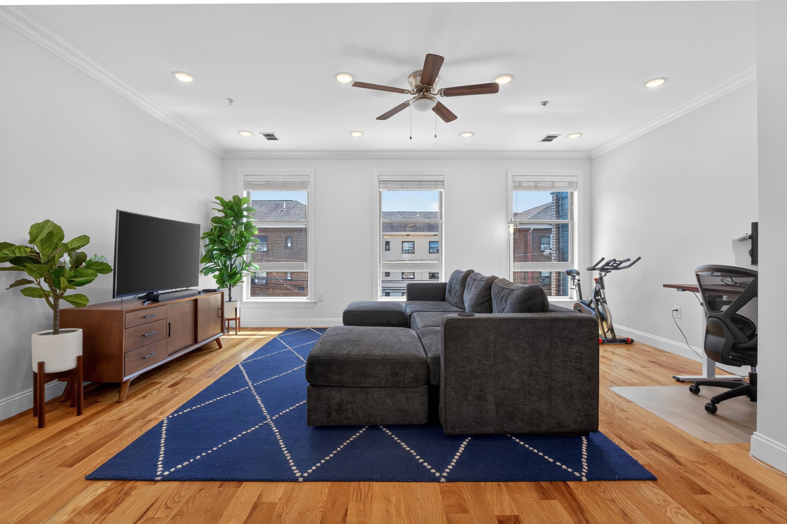512 4TH ST - Photo 4