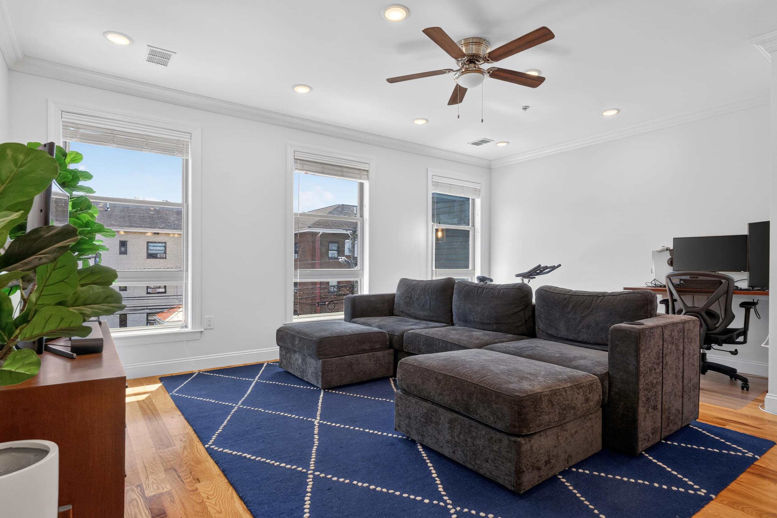 512 4TH ST - Photo 5