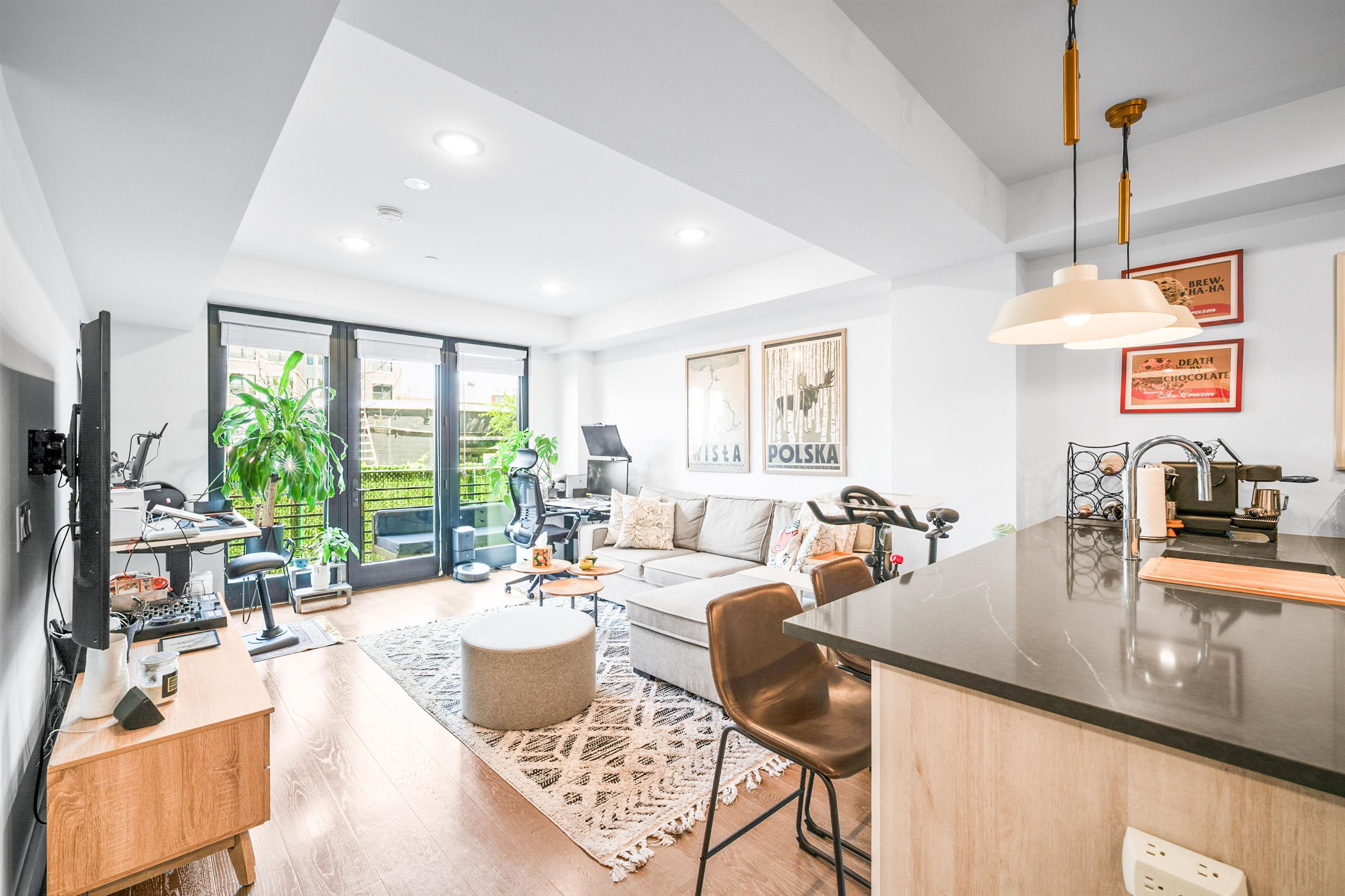 386 5TH ST - Photo 1
