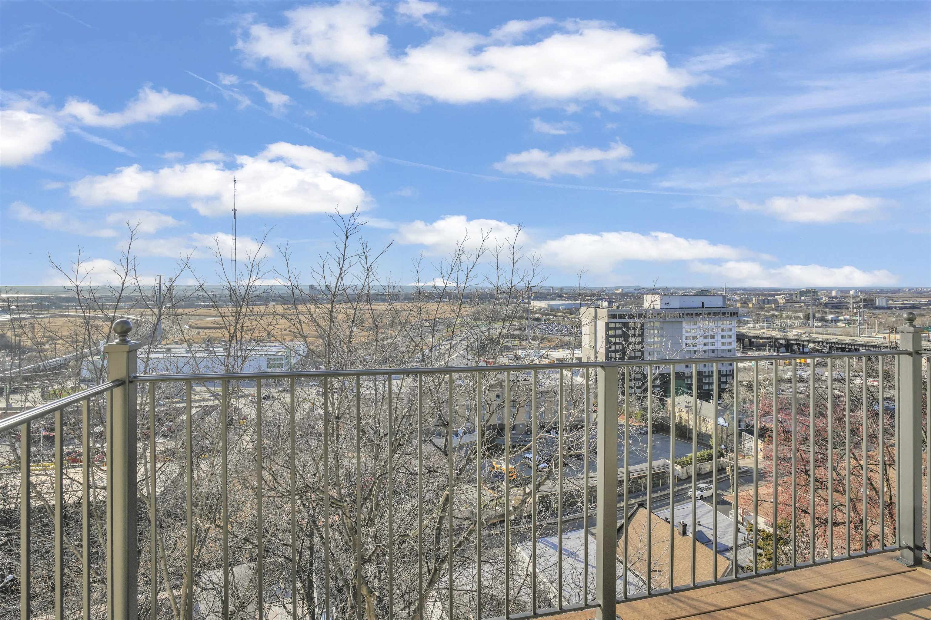 2601 JANE ST - Photo 4