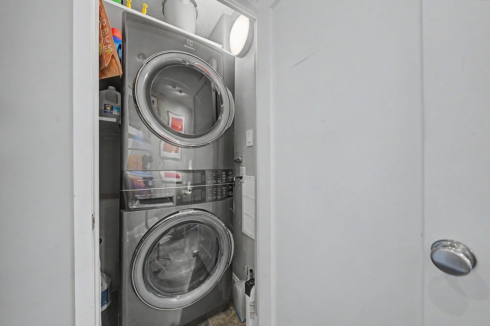 1015 HARMON COVE TOWER - Photo 3
