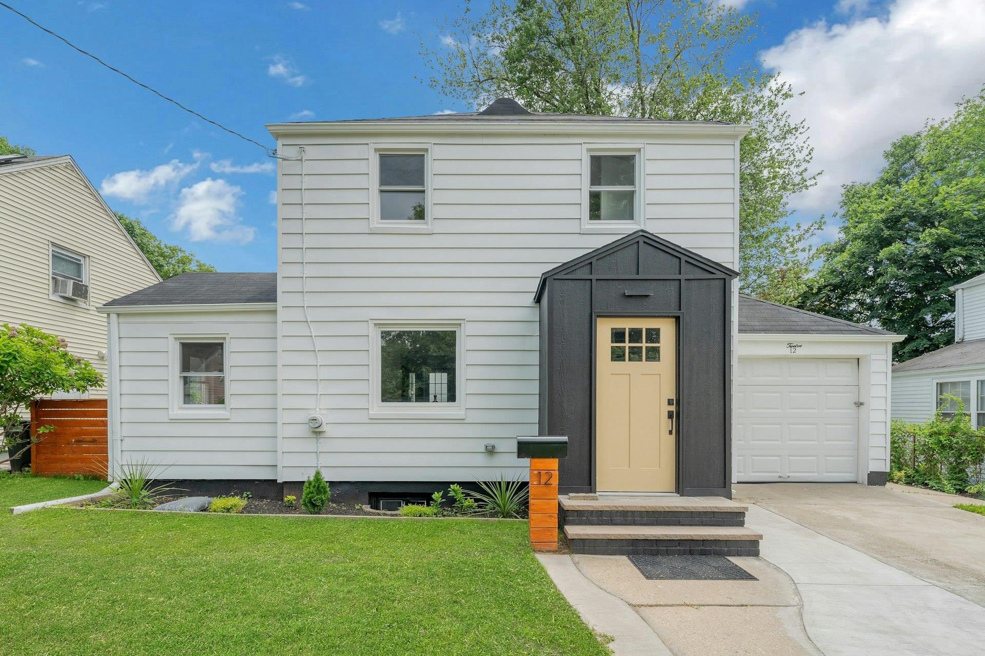 12 LEROME PL - Photo 1