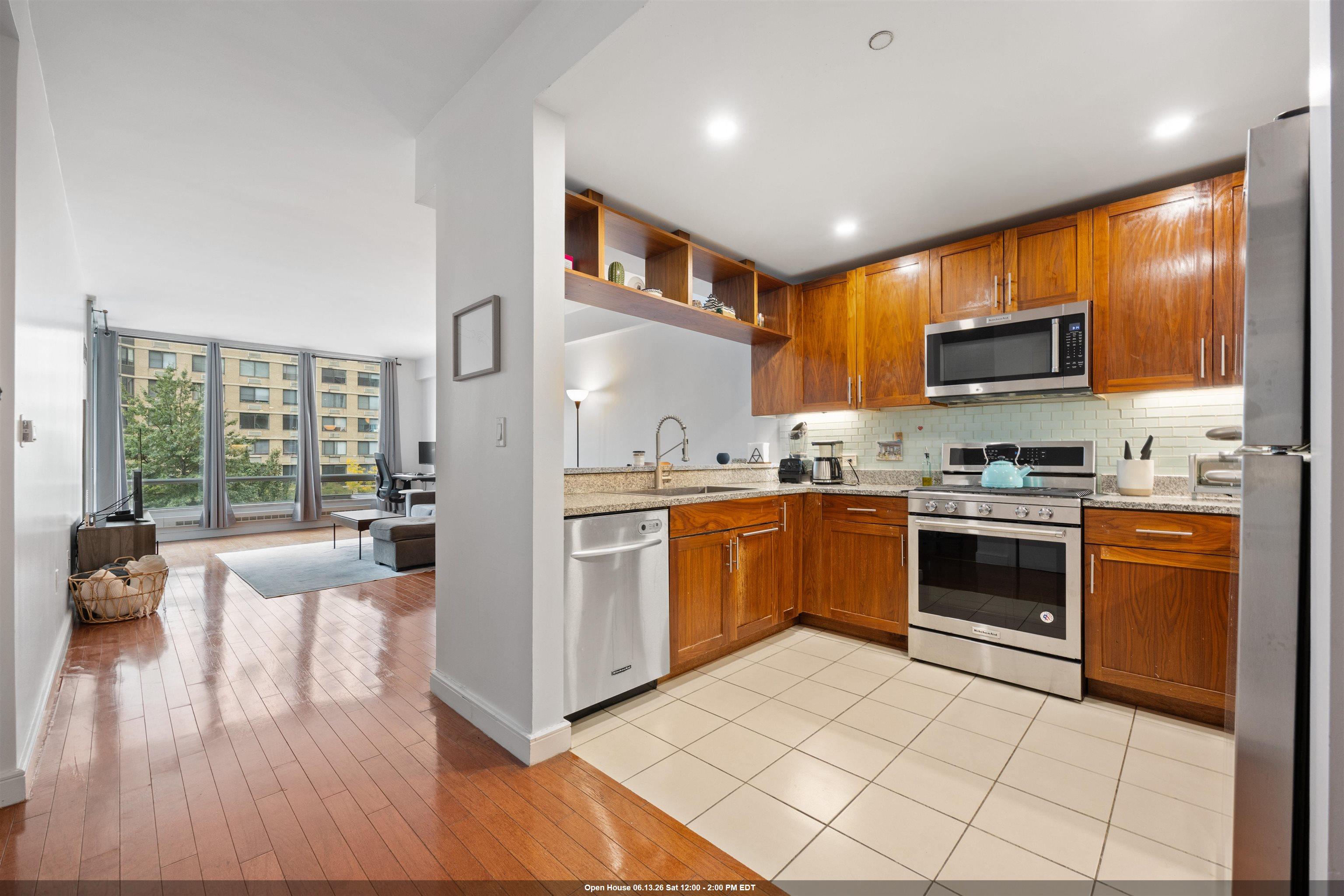 20 NEWPORT PARKWAY - Photo 1