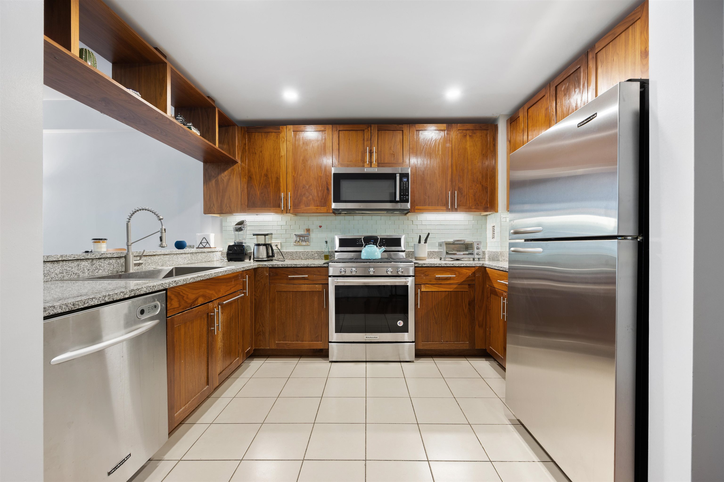 20 NEWPORT PARKWAY - Photo 2