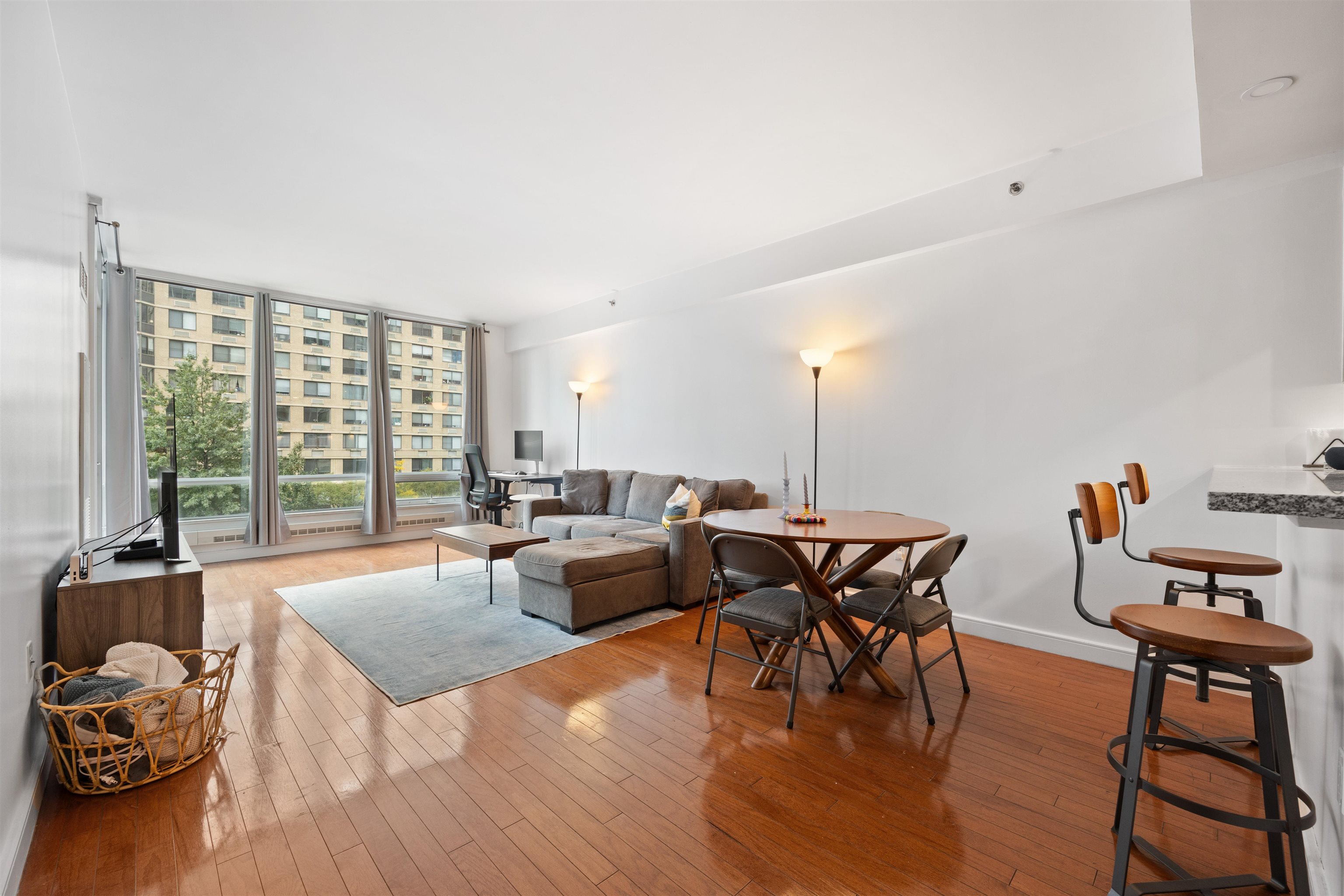 20 NEWPORT PARKWAY - Photo 3