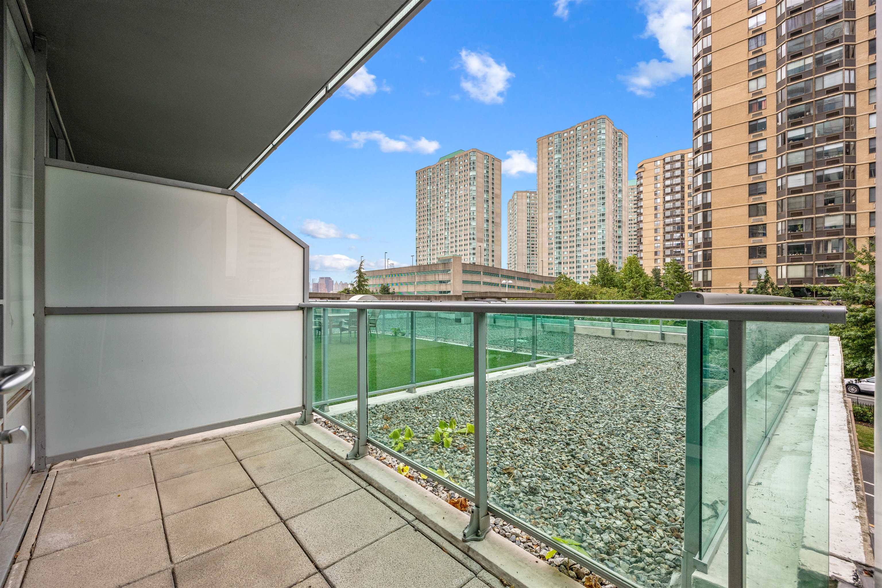 20 NEWPORT PARKWAY - Photo 5