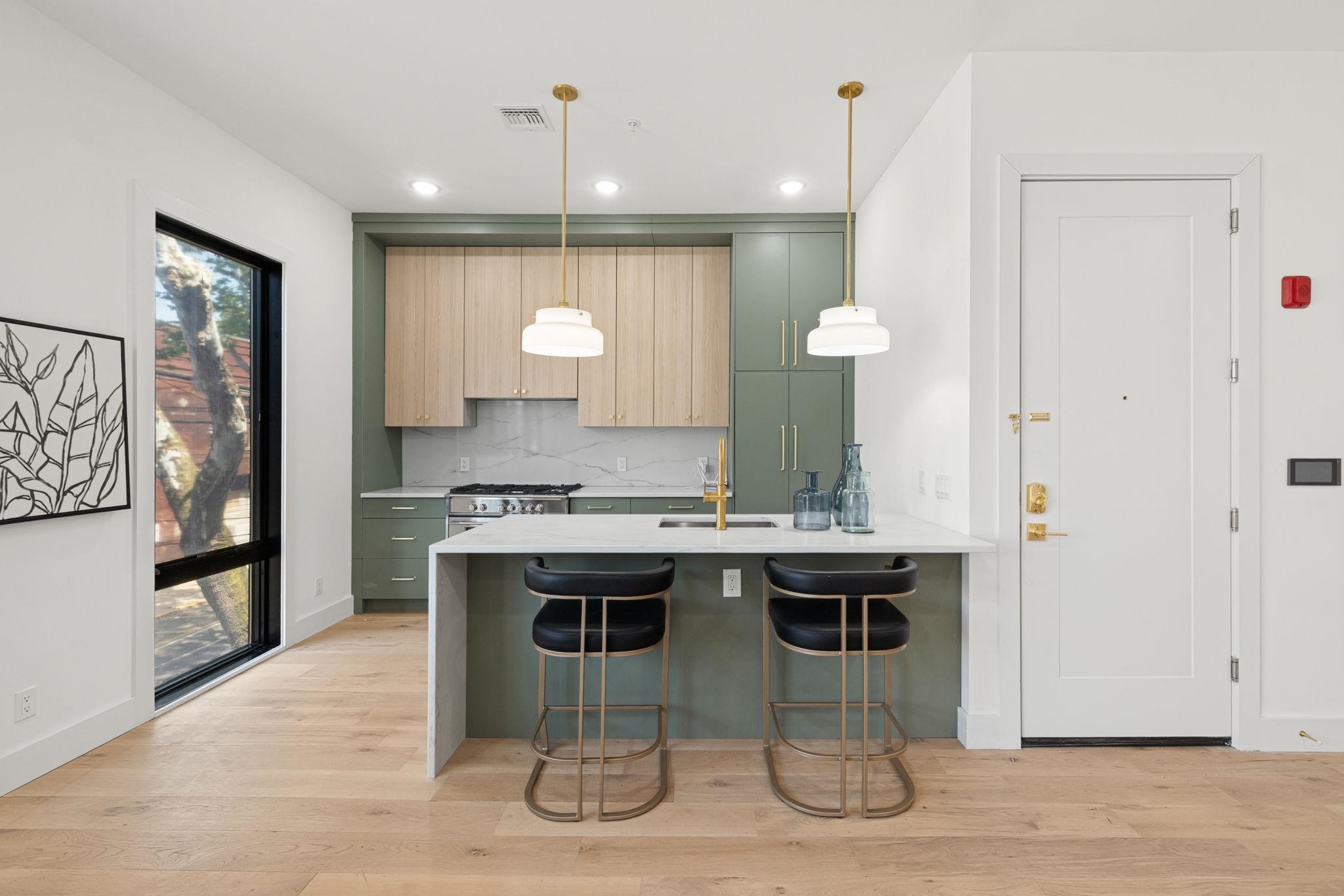 100 WEBSTER AVE - Photo 4