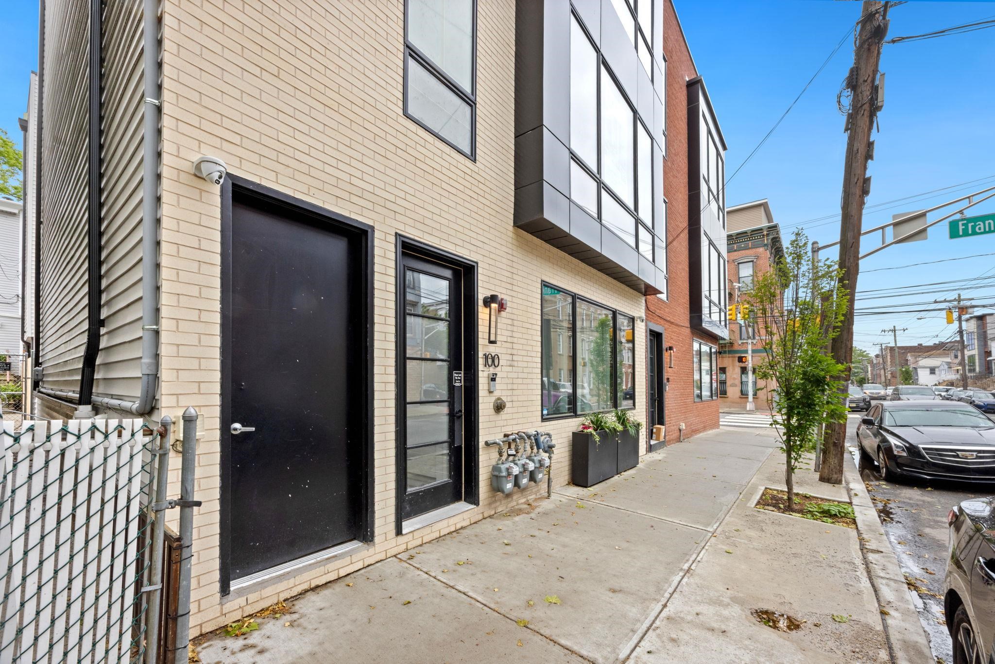 100 WEBSTER AVE #2