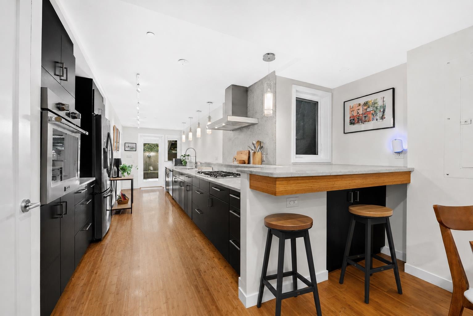 565 JERSEY AVE - Photo 2