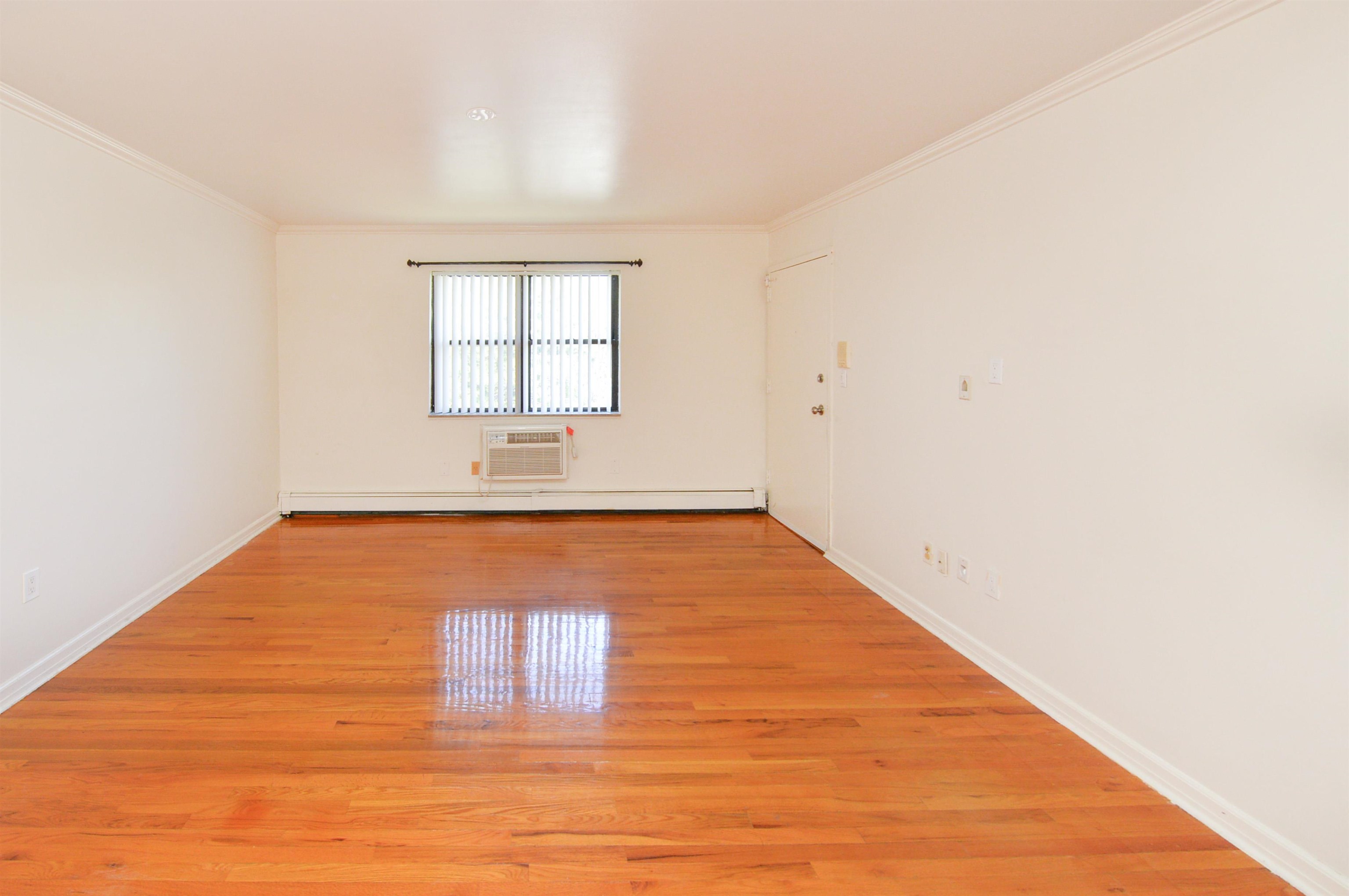729 10TH ST - Photo 2