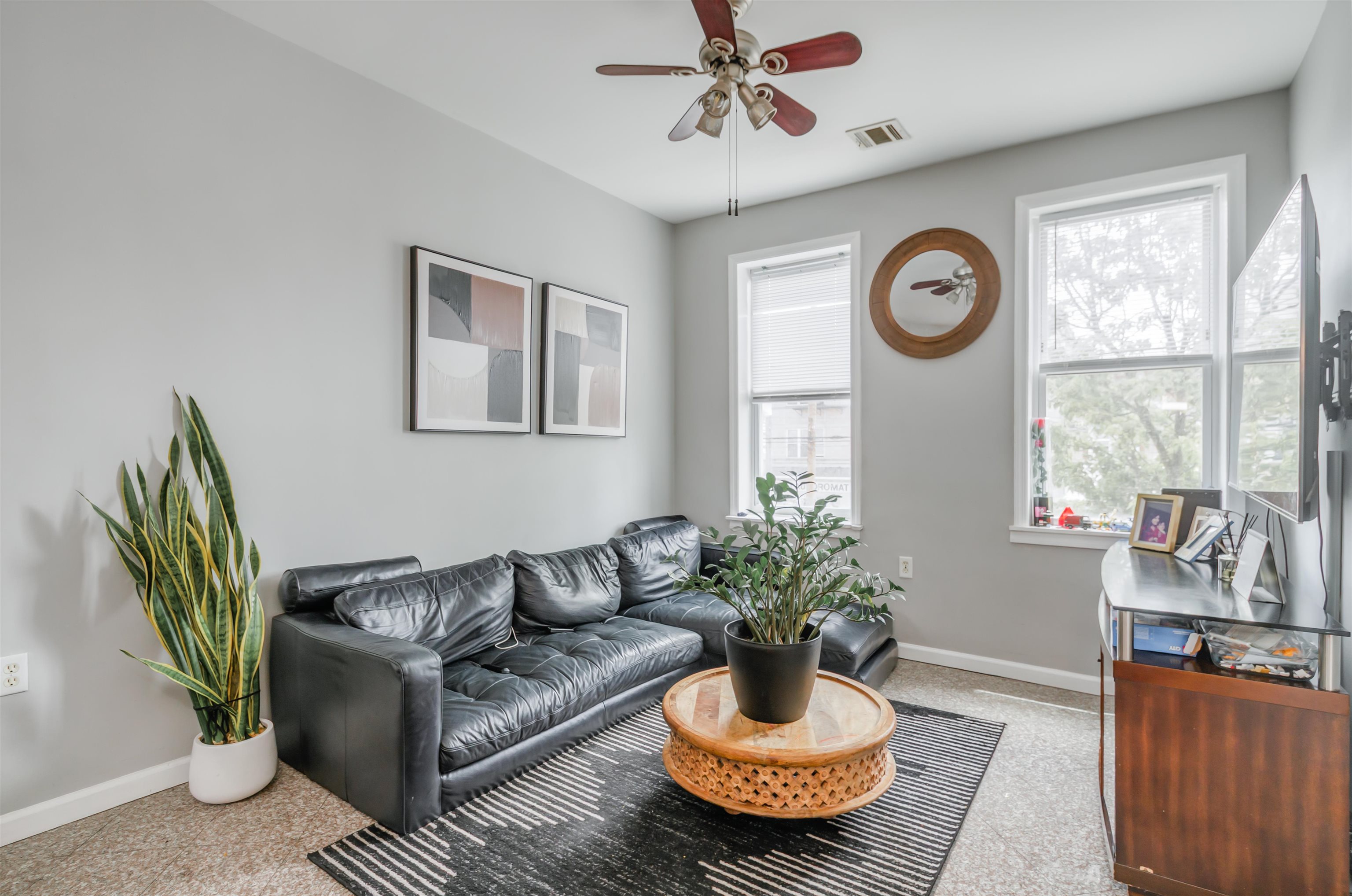 1053 AVENUE C - Photo 4