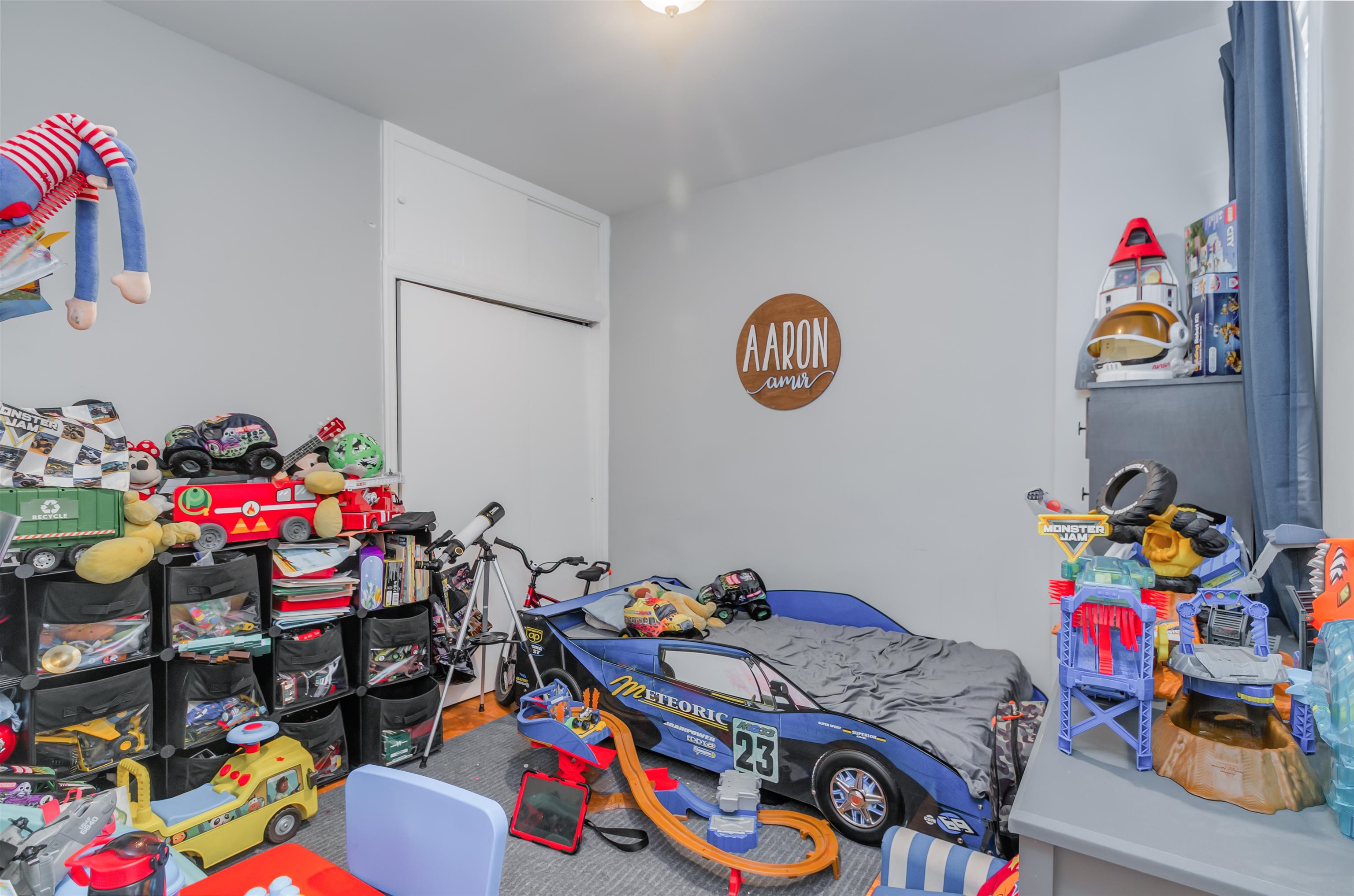 1053 AVENUE C - Photo 5