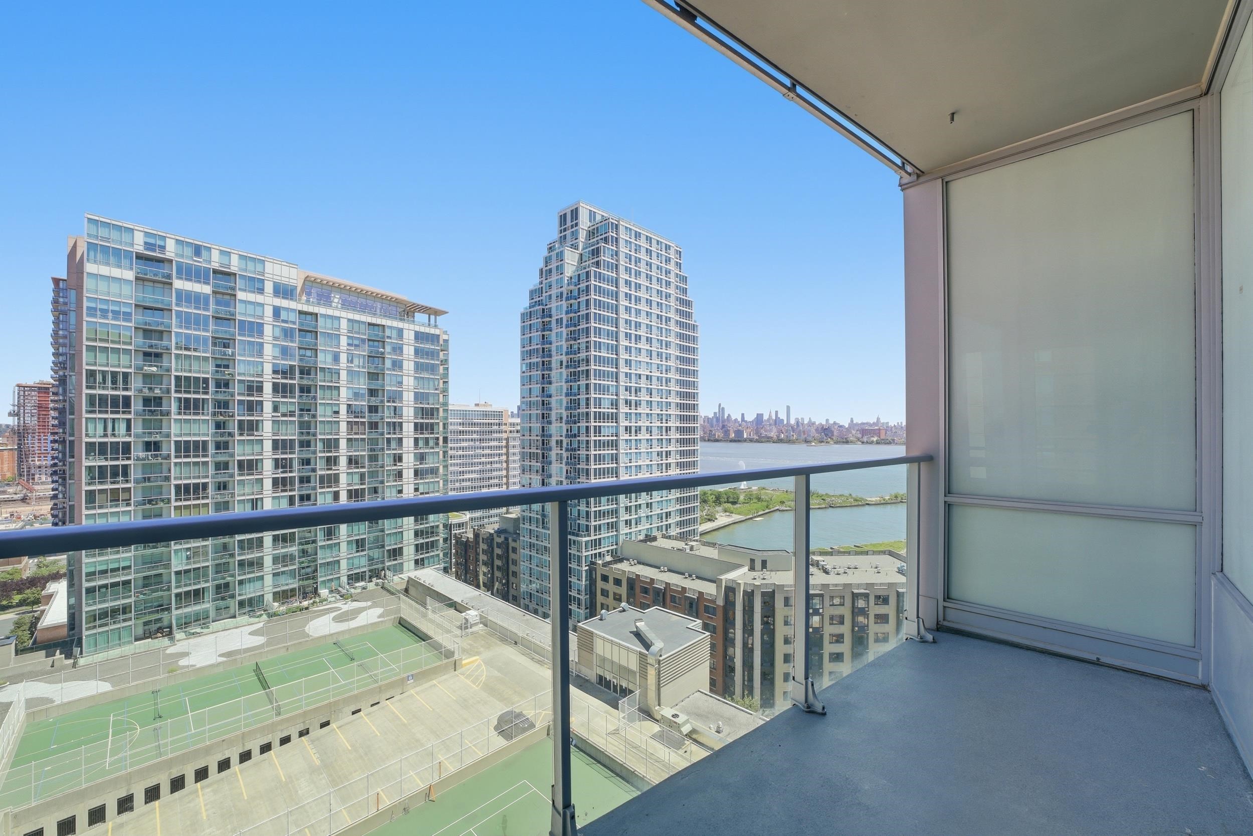 20 NEWPORT PARKWAY - Photo 4