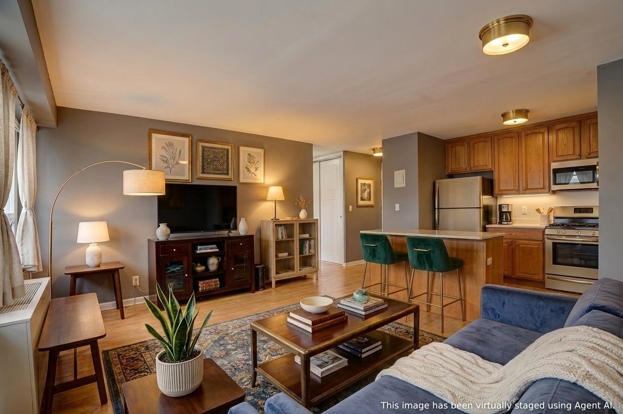 135 MONTGOMERY ST - Photo 2