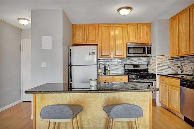 135 MONTGOMERY ST - Photo 5
