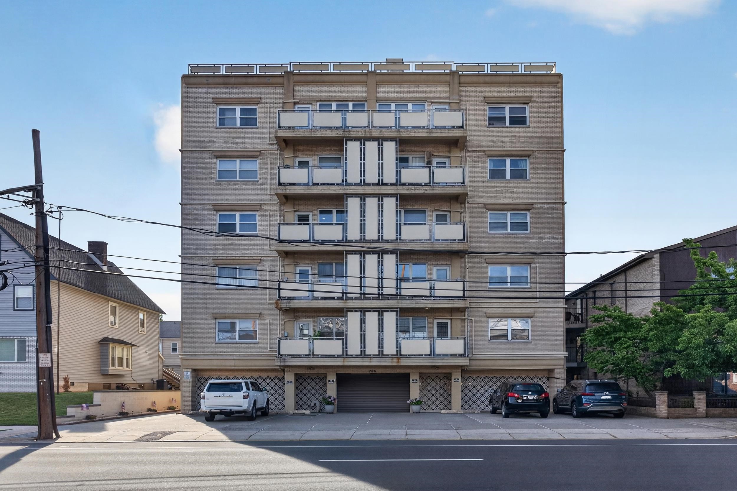 795 AVENUE C - Photo 2