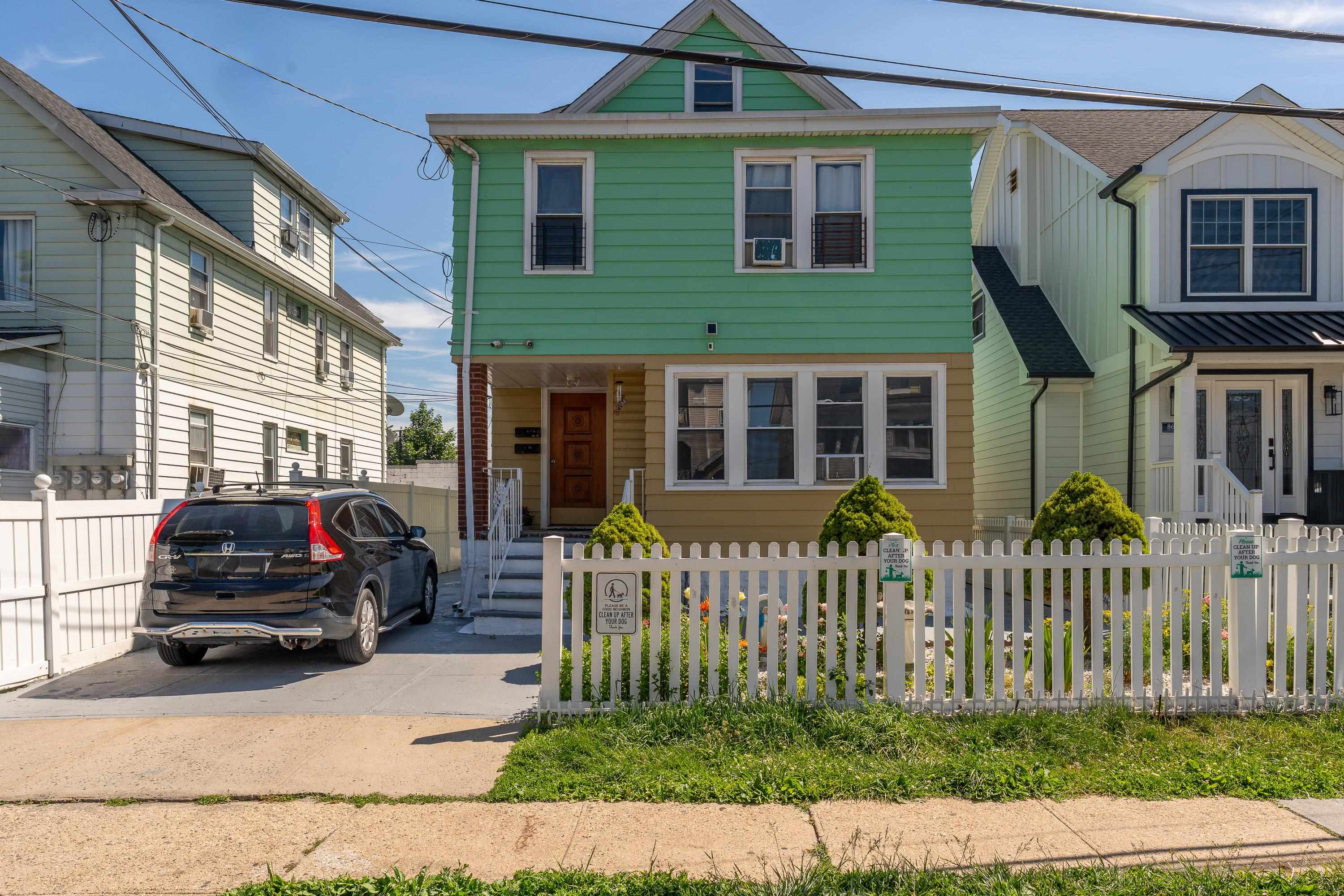 860-862 GARDEN ST - Photo 2