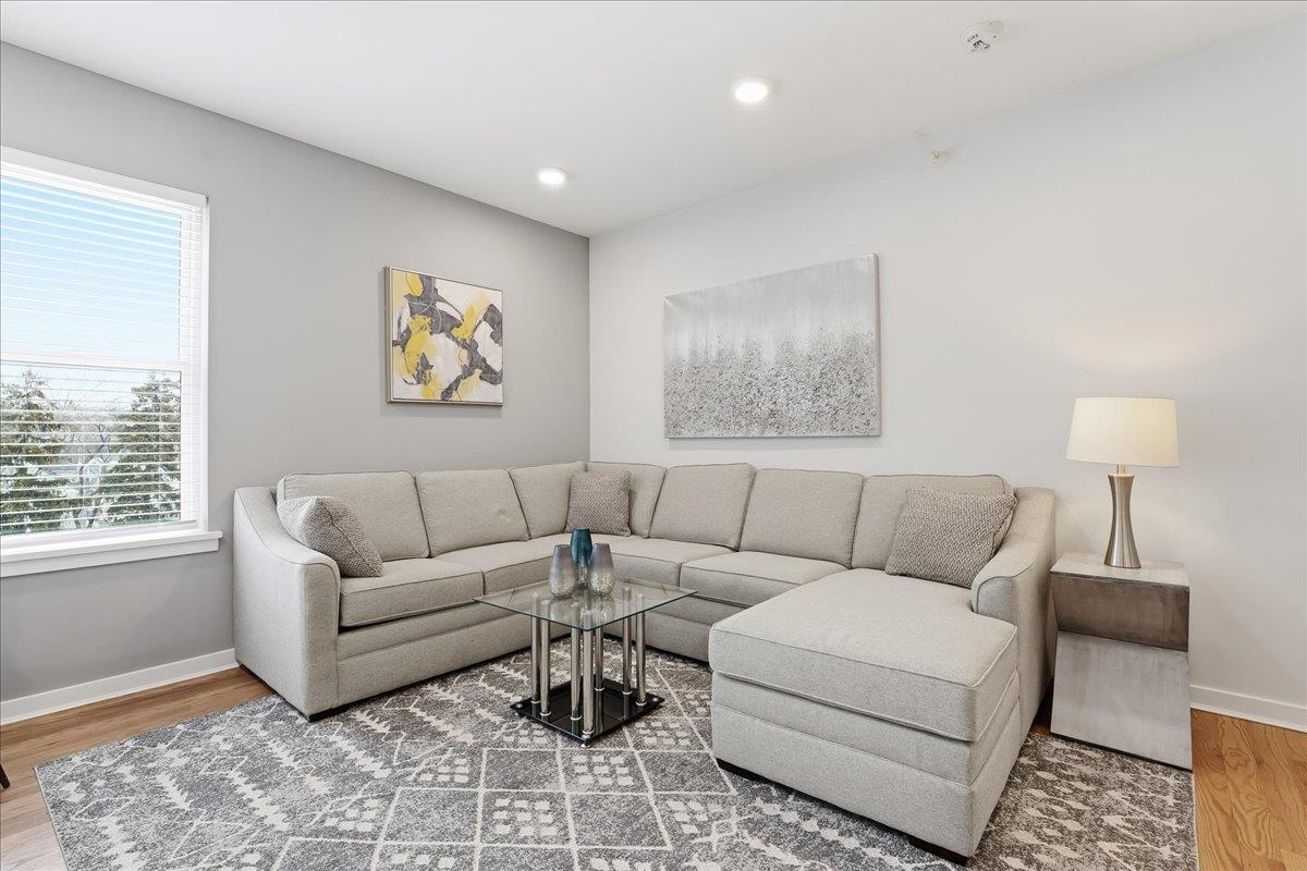 660 BLOOMFIELD AVE - Photo 3