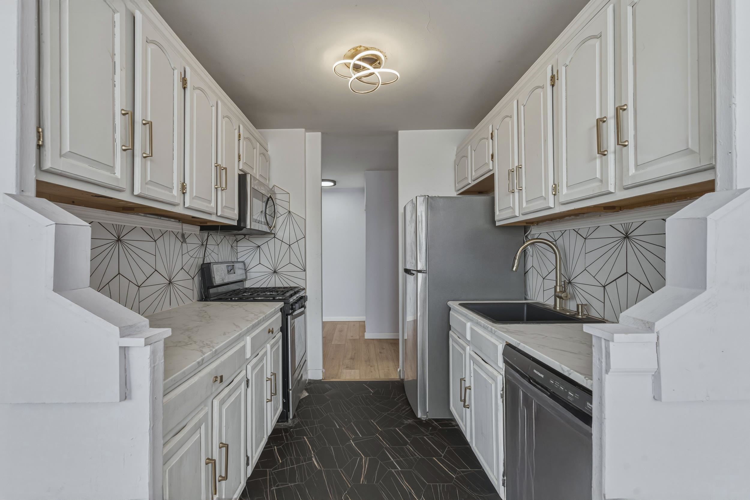 1225 KENNEDY BLVD - Photo 1