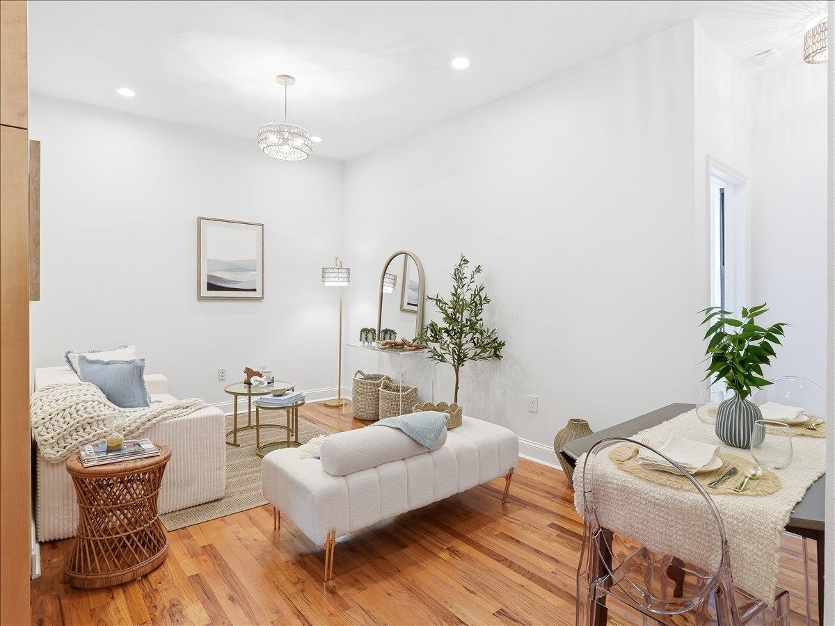 321 BLOOMFIELD ST - Photo 3