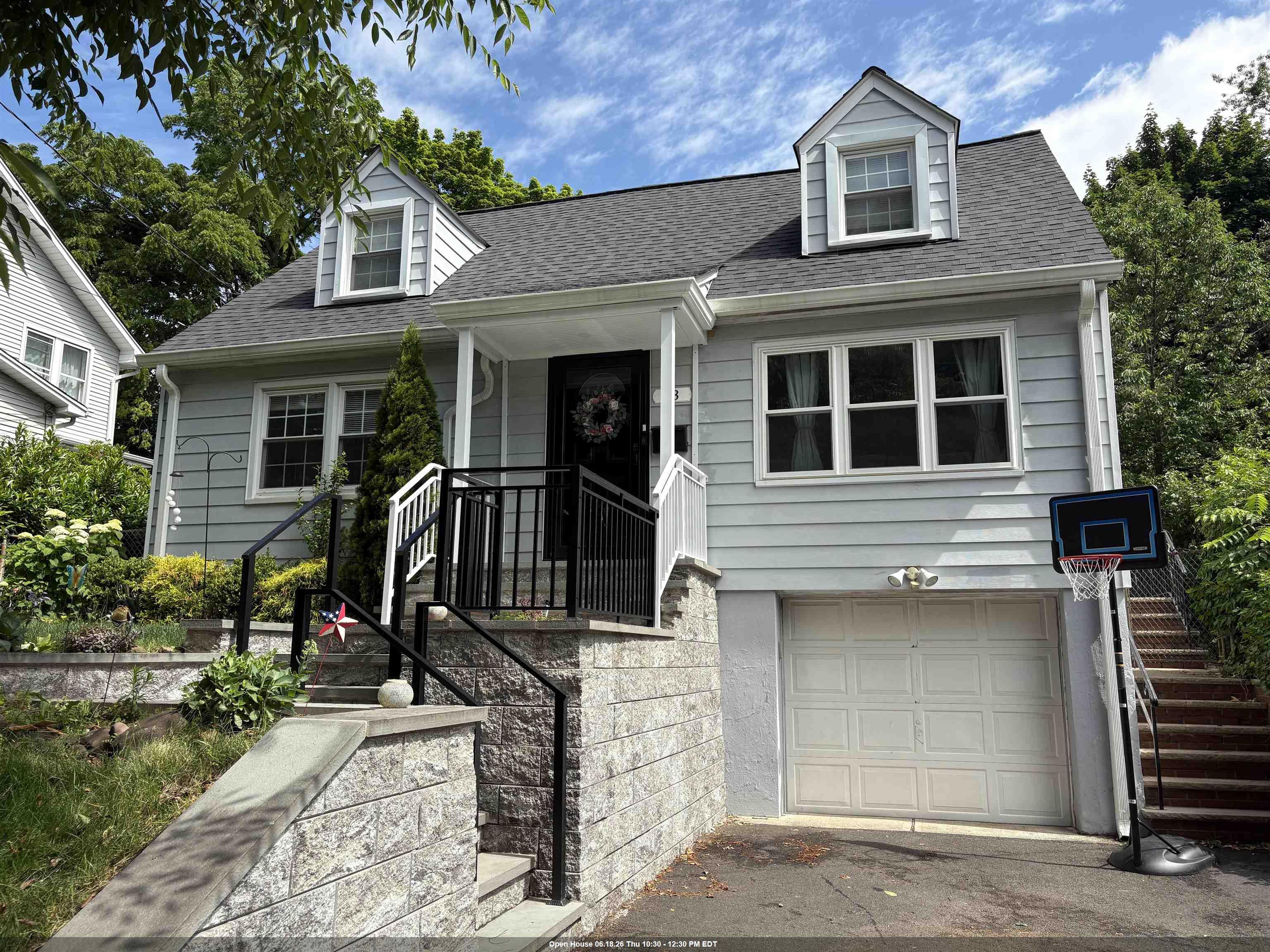 33 YANTECAW AVE - Photo 1