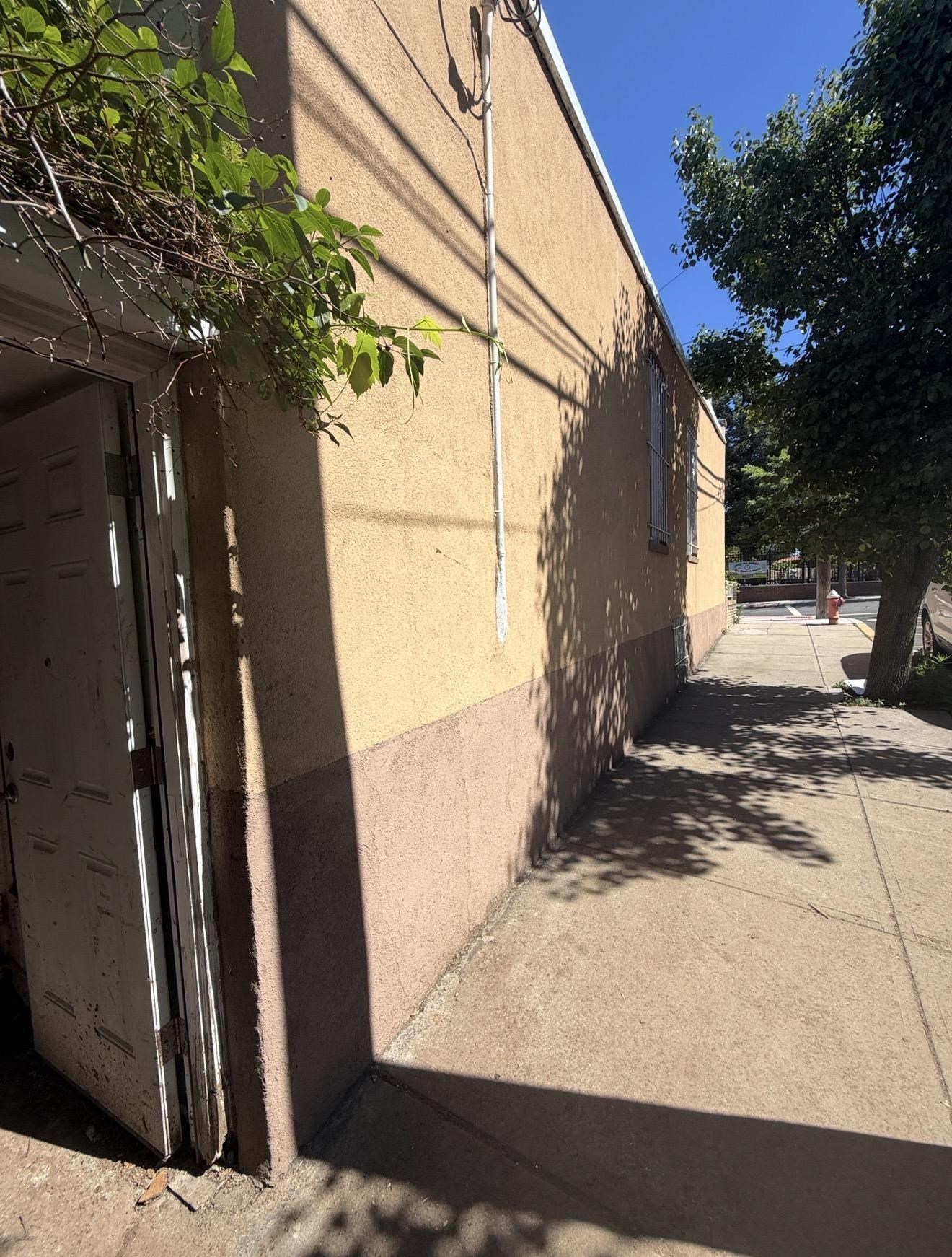 581 65TH ST - Photo 2