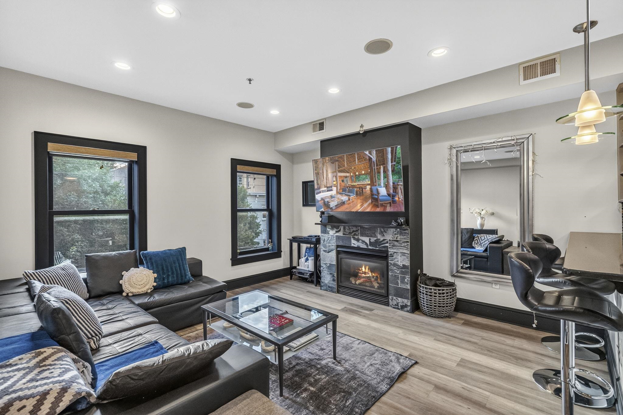 223 PARK AVE - Photo 2