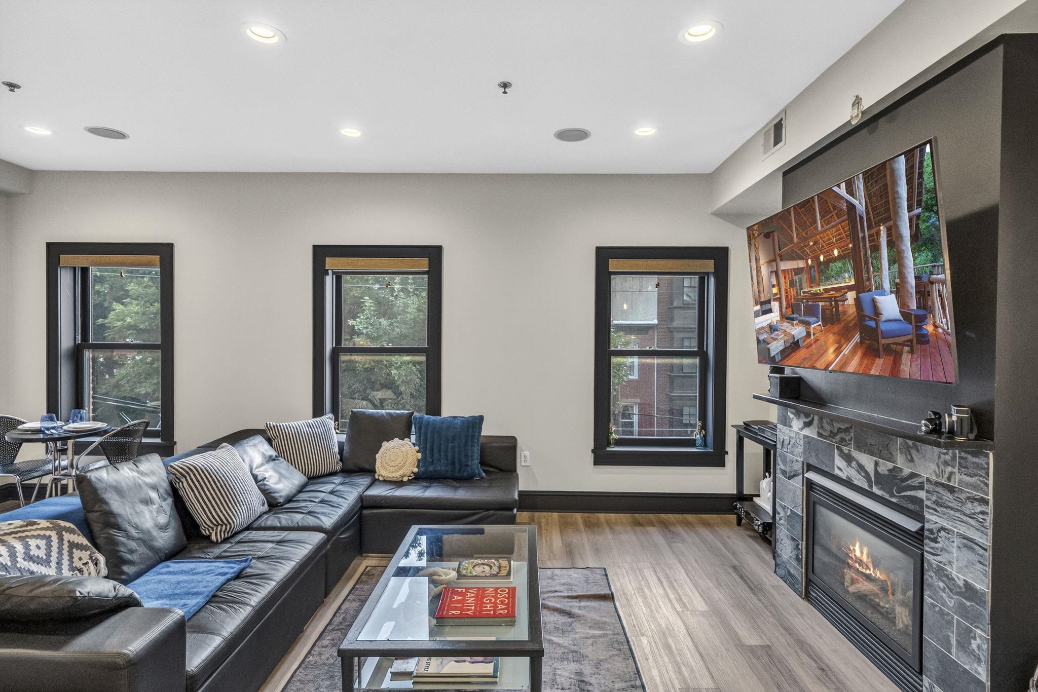 223 PARK AVE - Photo 3
