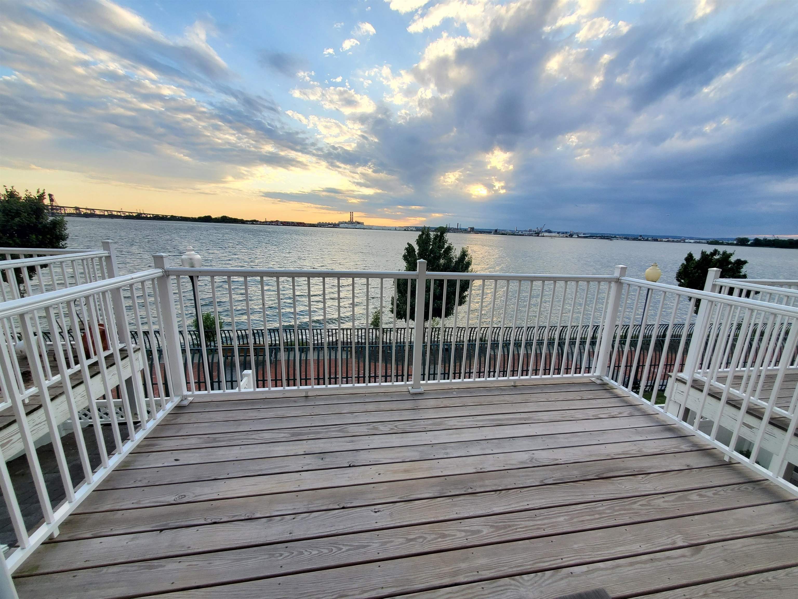 17 WILLOW ST - Photo 2