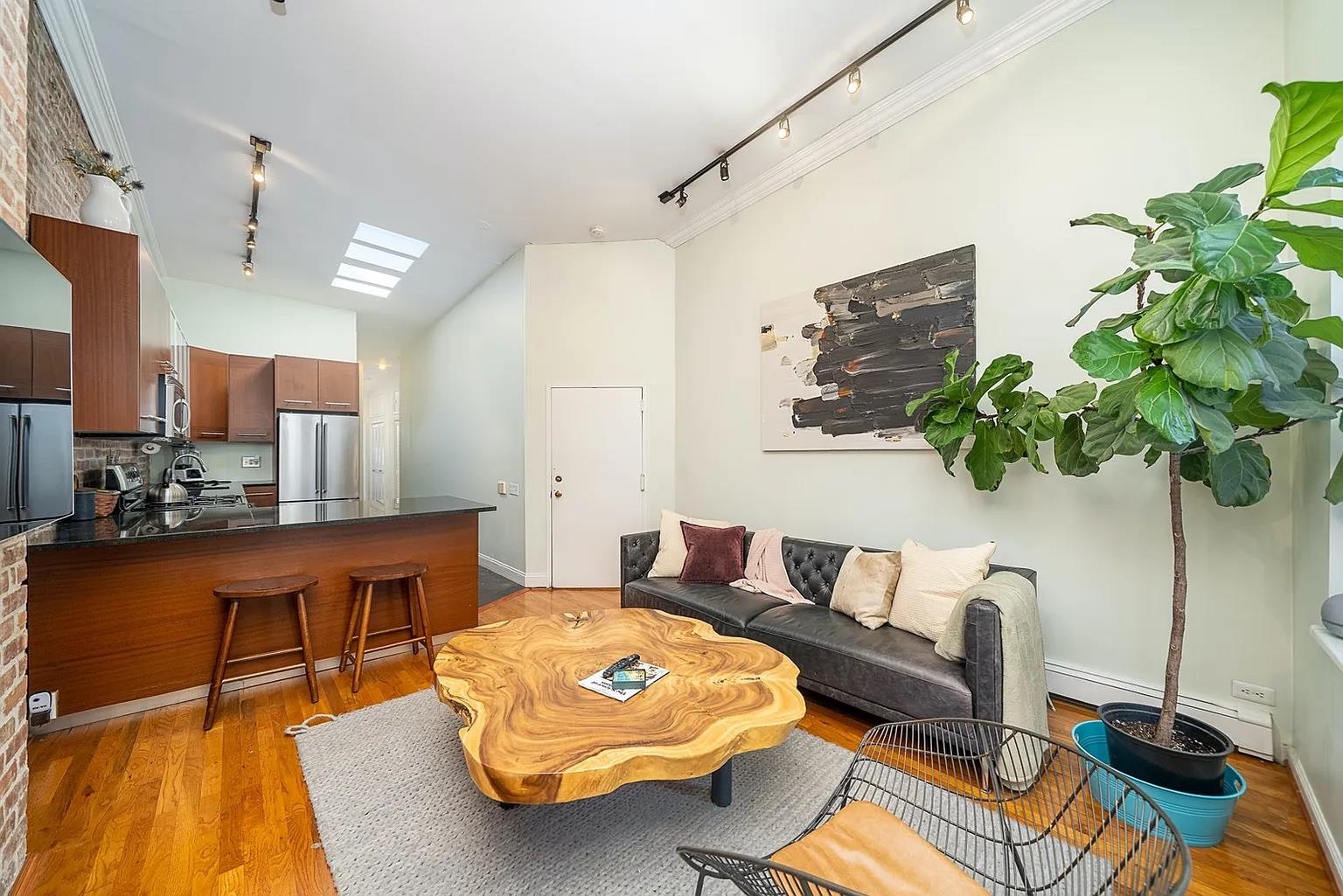 68 PARK AVE - Photo 3