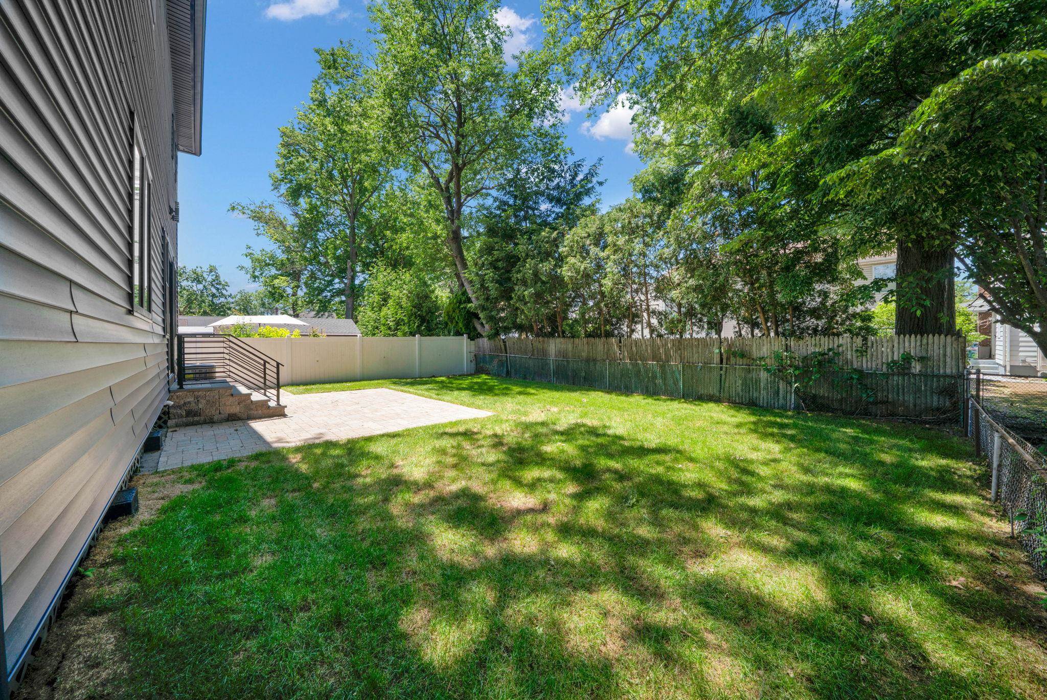 22 N 14TH ST